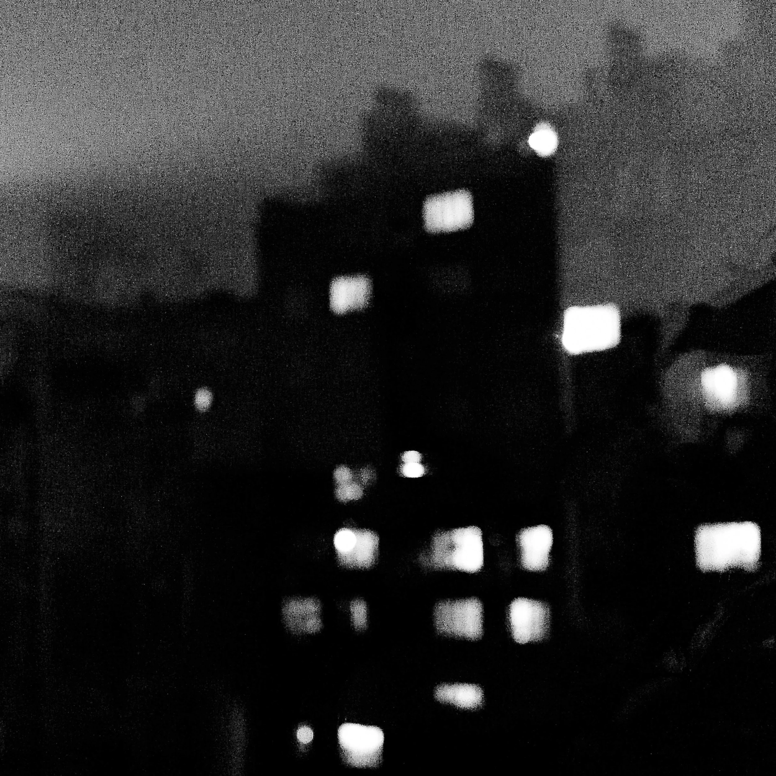 Loin des clichés touristiques, ce projet noir et blanc révèle la réalité intime et les contrastes de la capitale. Photographie issue de la série "Paris : Fragments intimes" de Claire Mornet, développée dans le cadre du mentorat photo en ligne de Prél