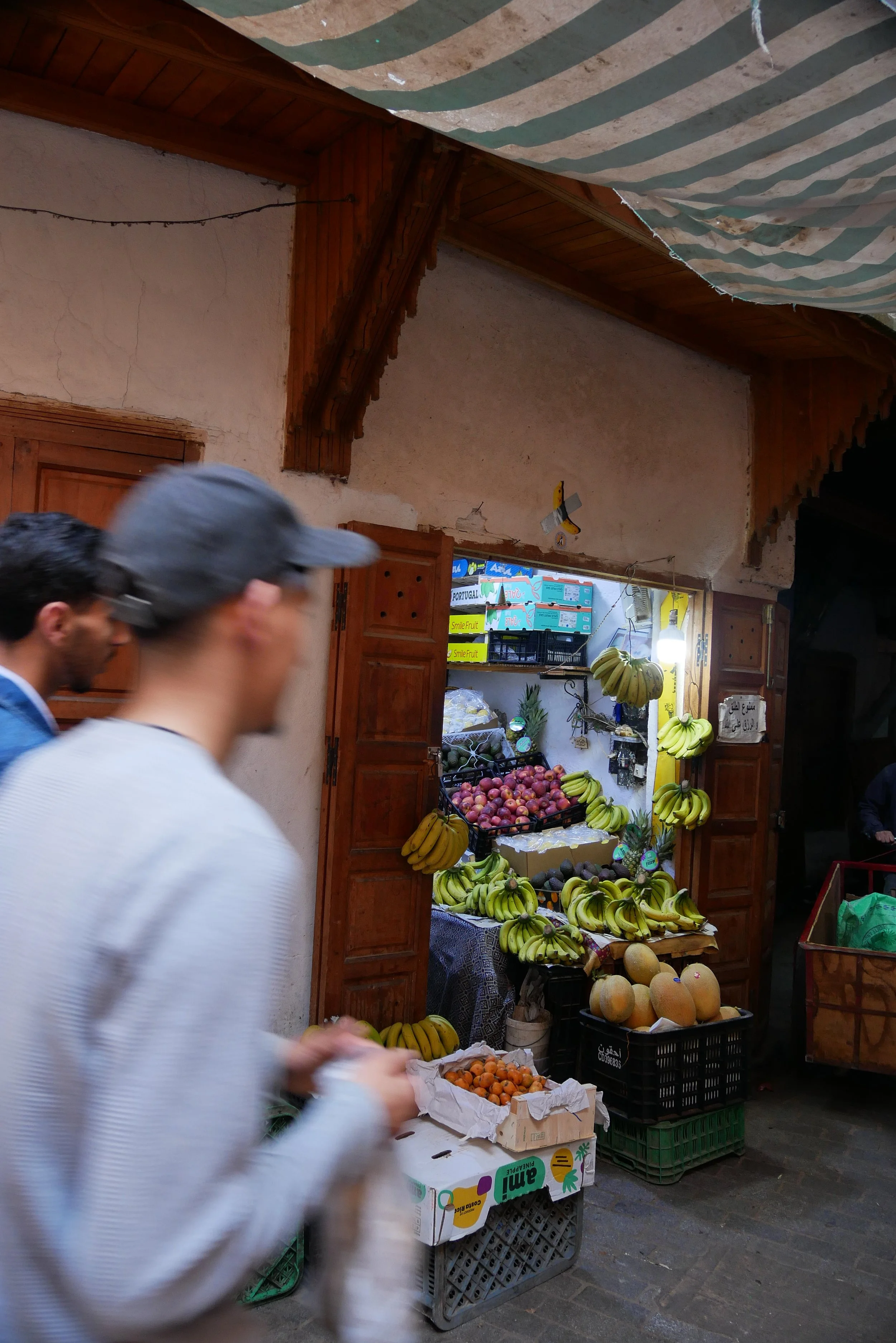Série photo de Johanna Zini à Fès durant un stage photo de rue et documentaire au Maroc