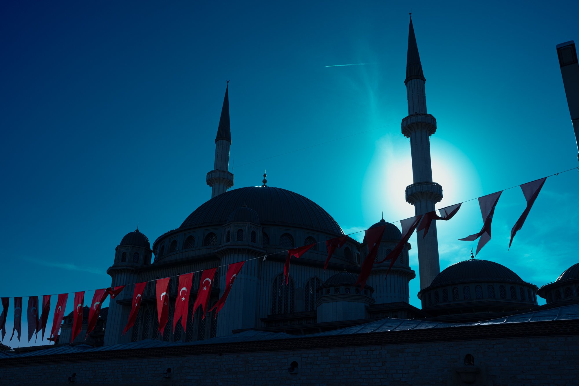 Série photo de Virginia Raoul sur les femmes à Istanbul. Série réalisée durant un voyage photo de Préludes, un workshop 100% dédié à la photo de rue et documentaire