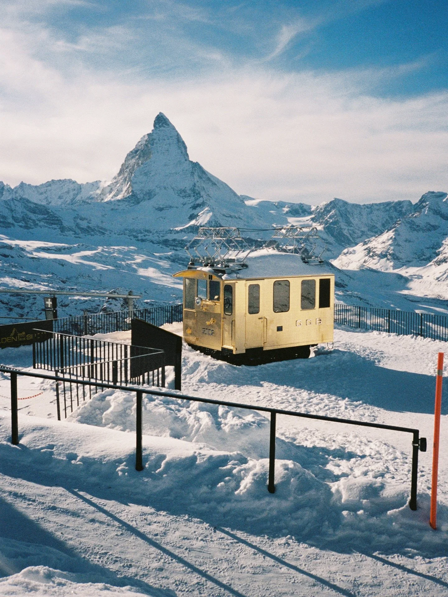 Switzerland on film (mostly). So magical and a time was had with those that I love 🥰

#switzerland #contaxt2 #filmforever