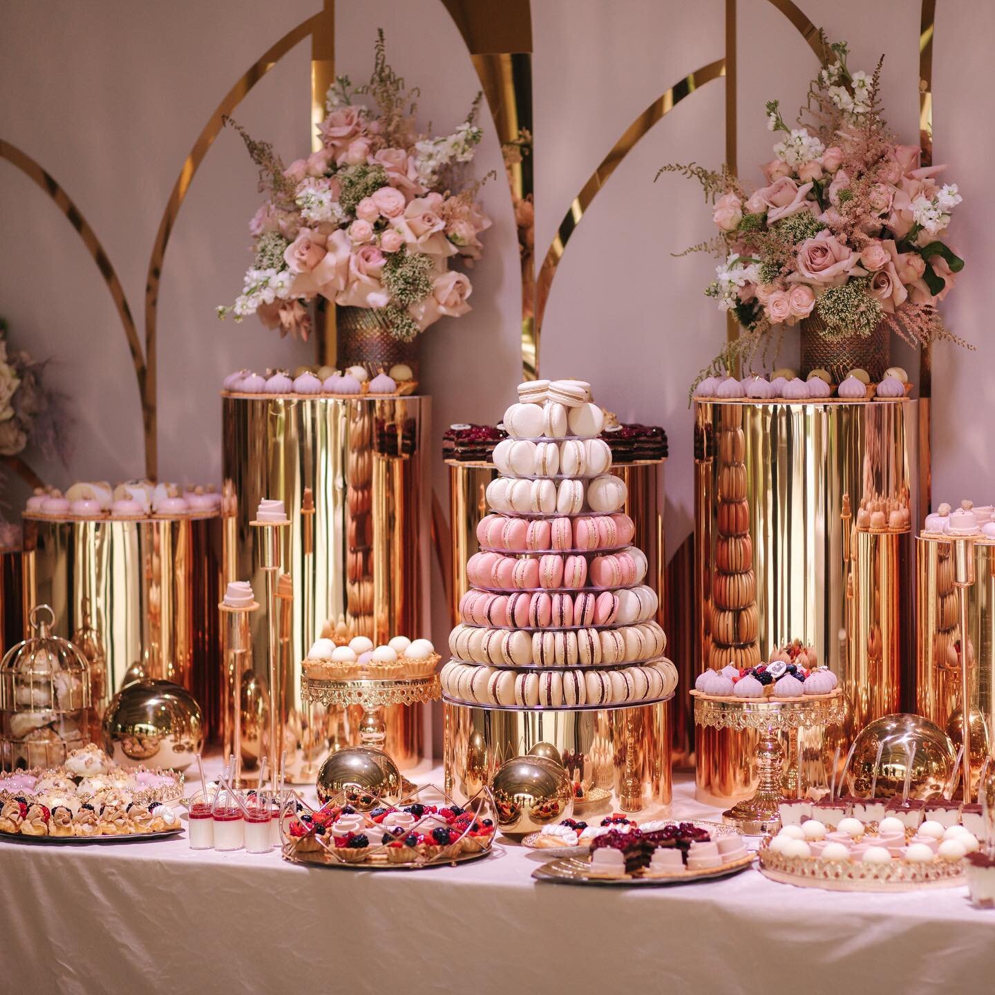 Satisfy your guest's sweet tooth with the dessert bar of your dreams at your next Experience. 🧁

Bring in your own caterer or choose from our preferred list of local vendors.

Let's chat about hosting your next Experience with us. Fill out a contact