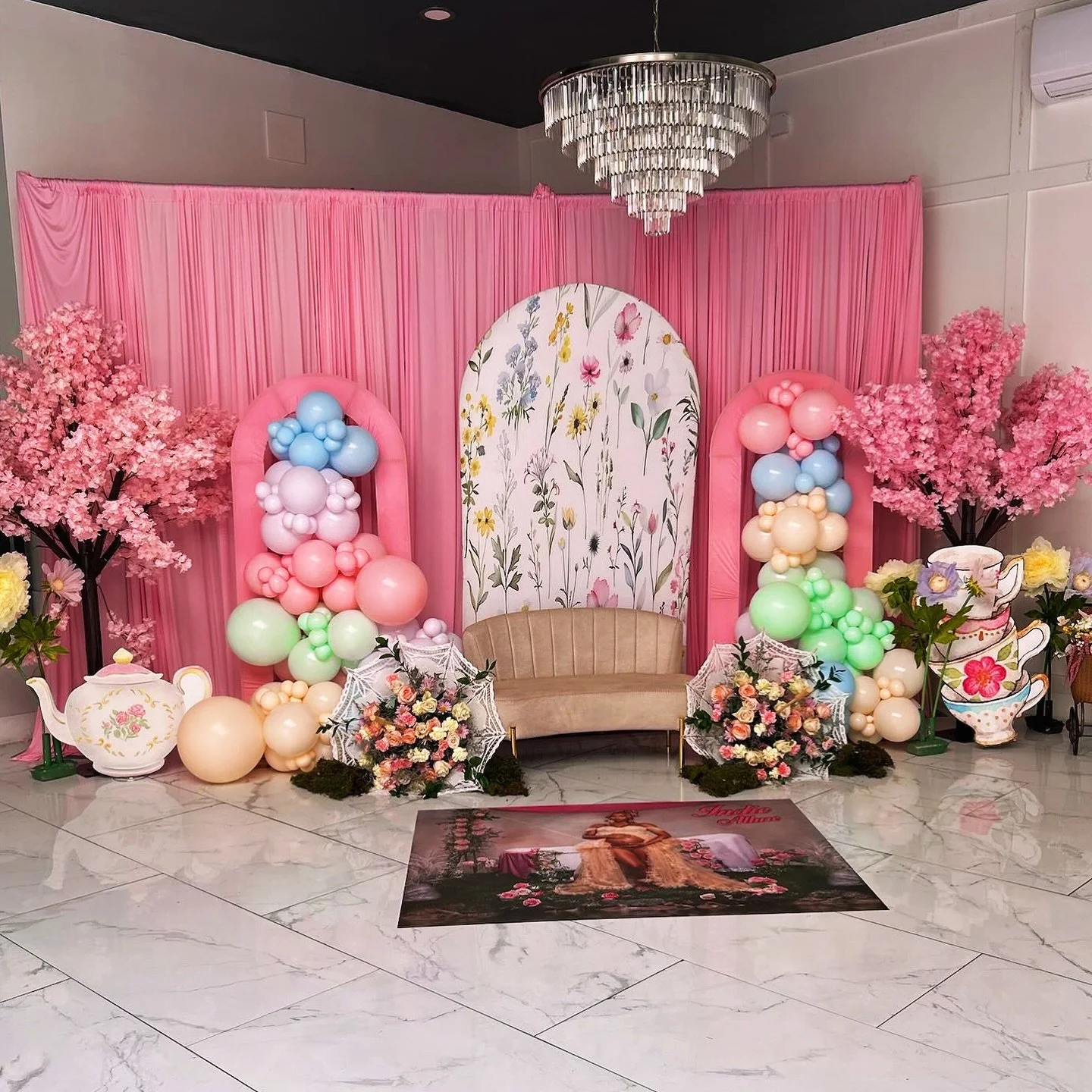 Your baby deserves to be showered. We have the perfect venue to make it happen.