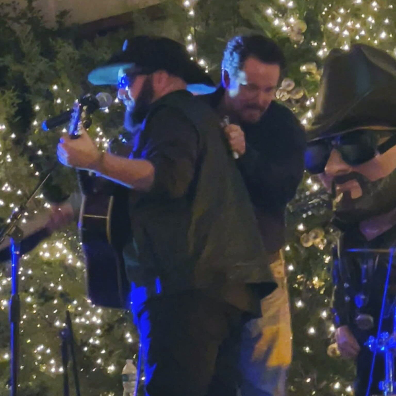 🤯 Well, I can finally tell y&rsquo;all about my two amazing shows this weekend in Naples, Florida. For security reasons we couldn&rsquo;t post until they were finished.

Saturday night, we played another show with my now friend, Cole Hauser, aka Rip