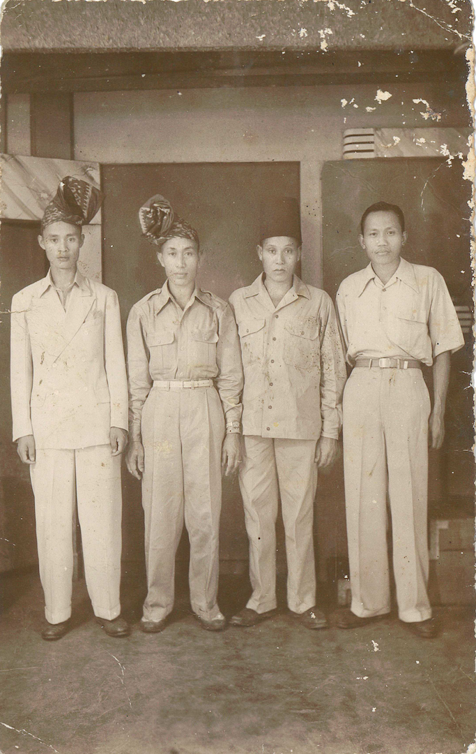 657770271efcbbd5bc98e391_Potri's father - first person on left.png