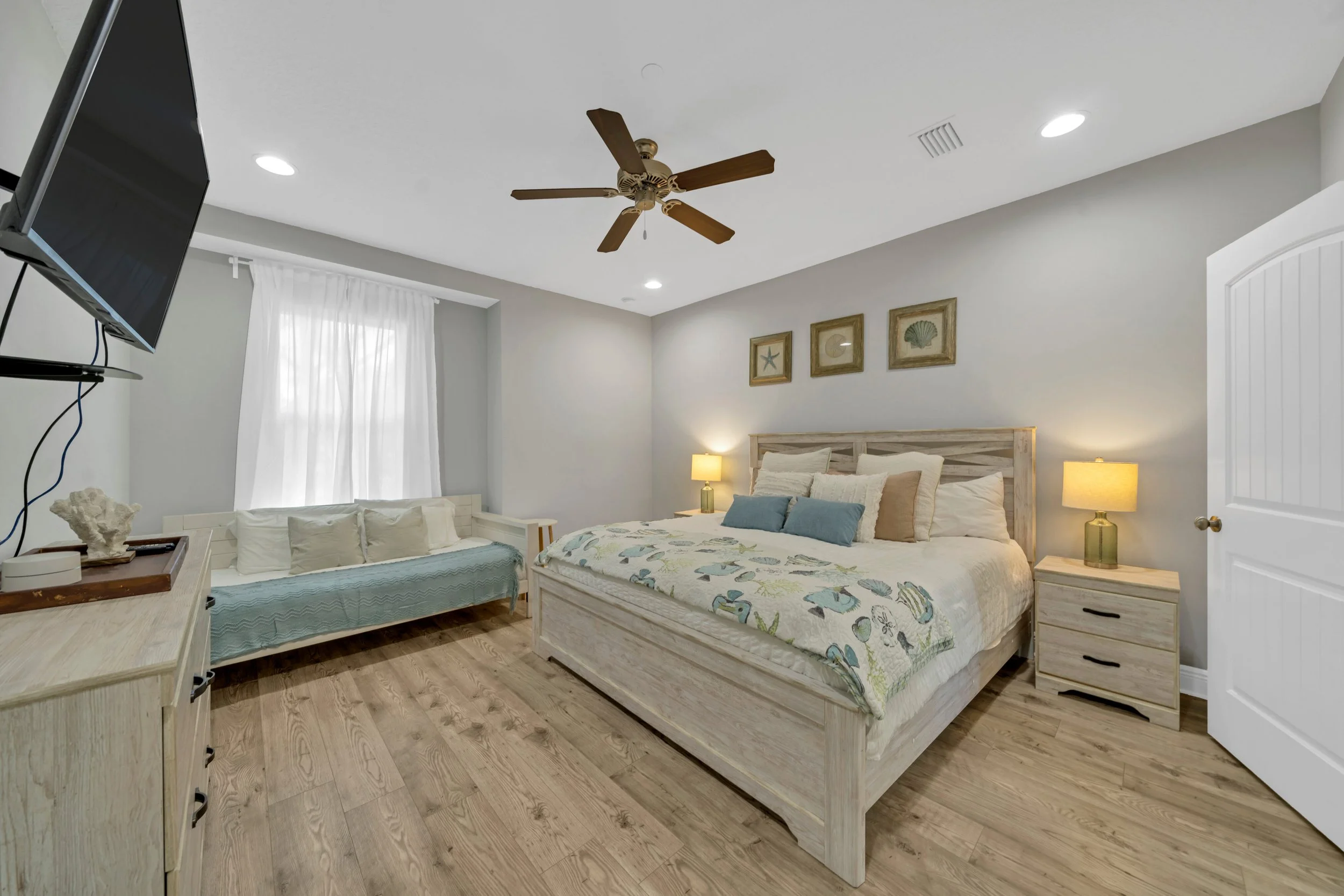 125 Crystal Beach Dr Unit 113-print-014-012-DSC02733-4050x2700-300dpi.jpg