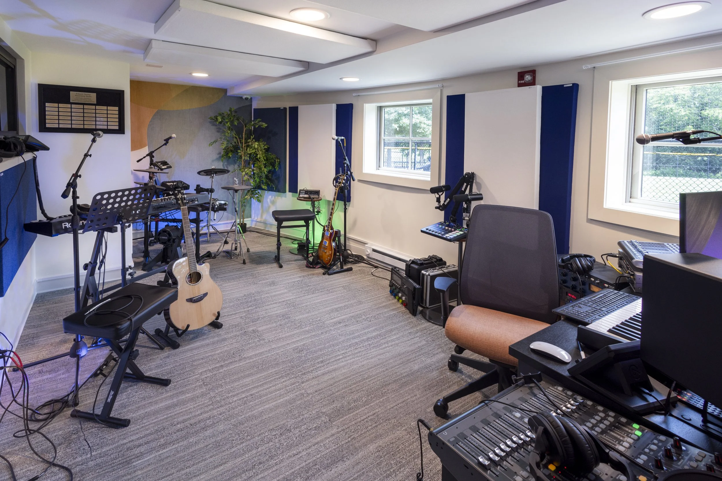 Decker Studio 2026-2.jpg
