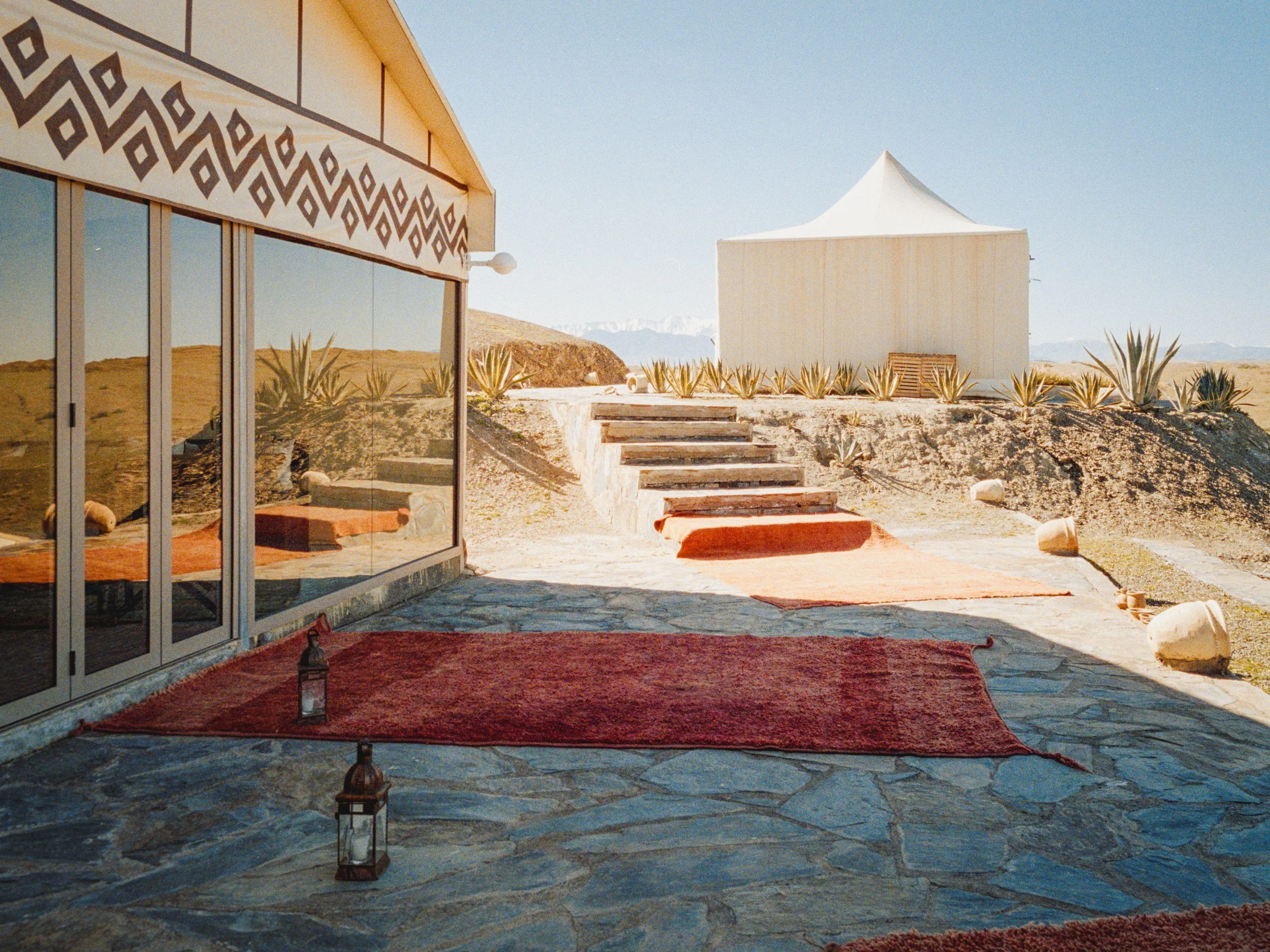 Travel & Documentary