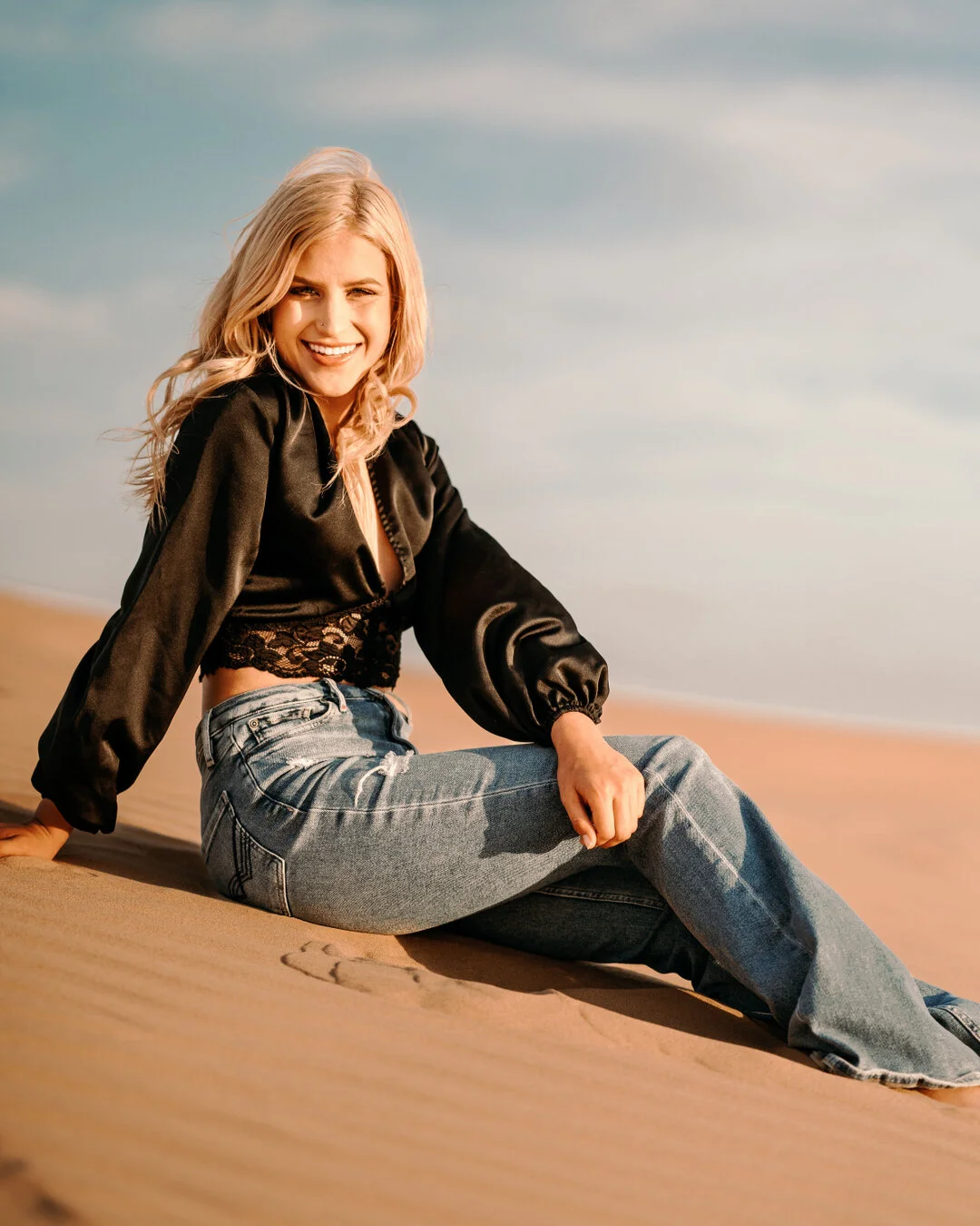 The Dunes... Oh how I love the Dunes 😍 The Golden Feels... The Ripples in the Sand. Its Majestic.
.
.
.
. 
#SeniorStyle #WesternStyle #WesternFashion #adventuresession #wildloveadventures #CoronaPhotographer #