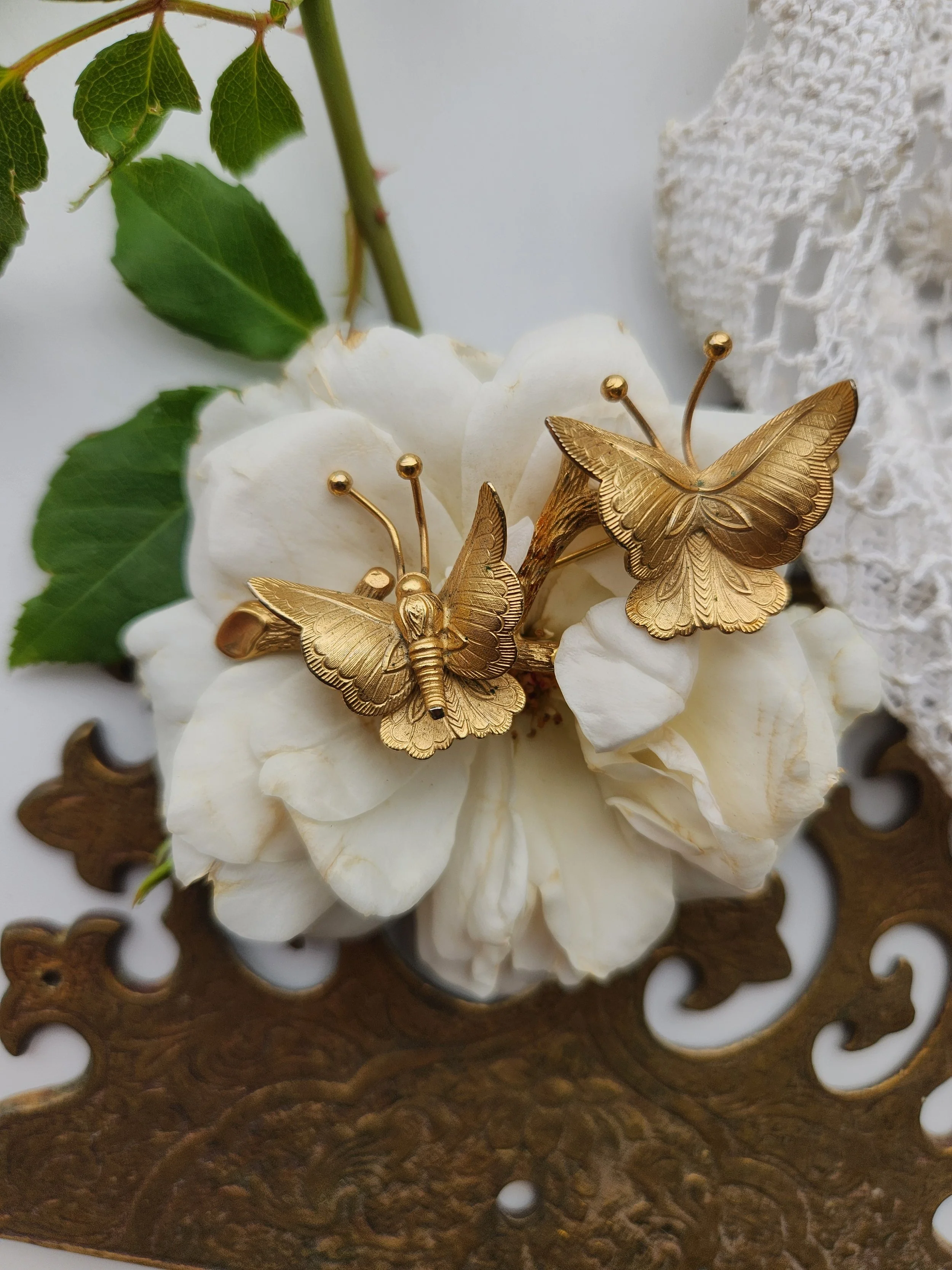 Vintage Brass brooch pin