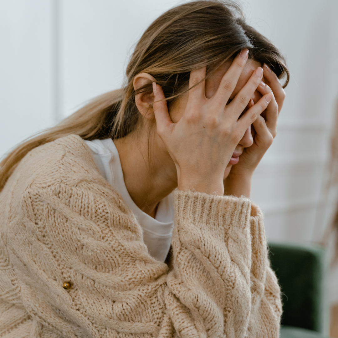 Why does Your Brain Keep Going Back to Negative Thoughts?