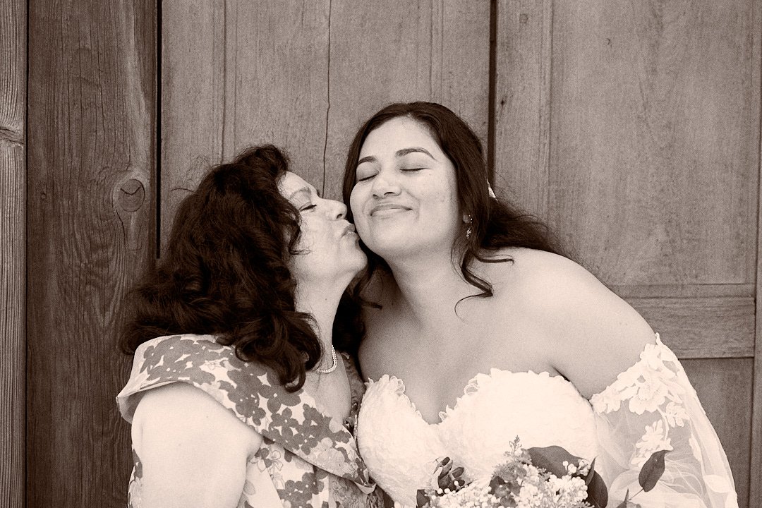 Gisela & Elijah (277) Social.jpg