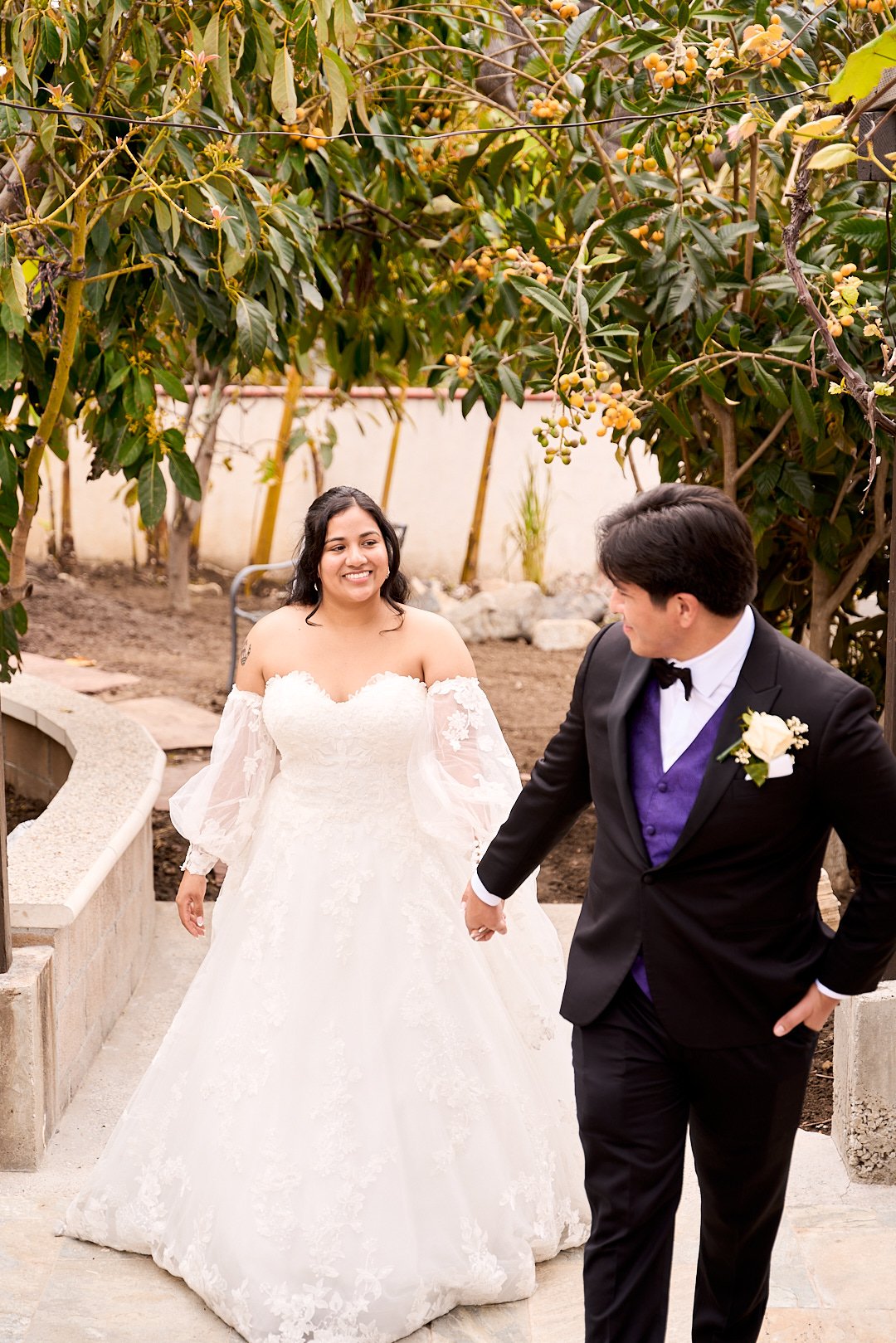 Gisela & Elijah (399) Social.jpg