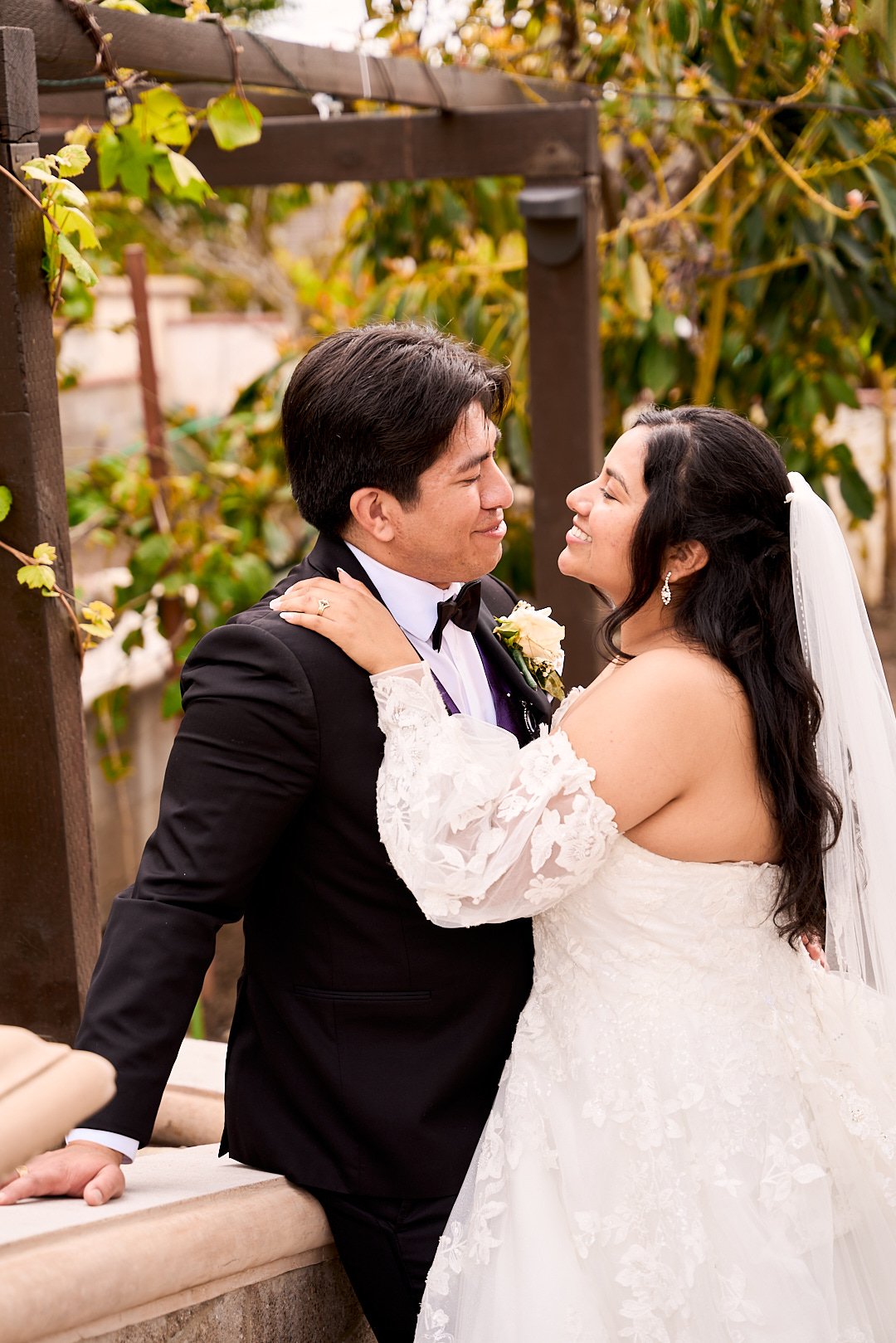 Gisela & Elijah (403) Social.jpg
