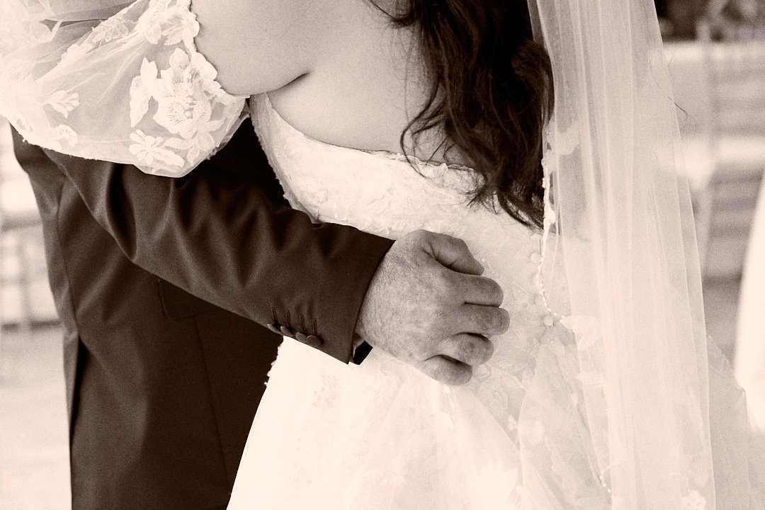 Gisela & Elijah (466) Social.jpg
