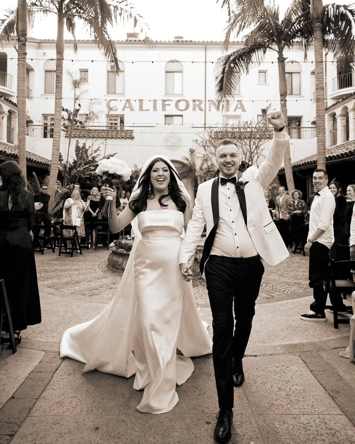 I often get asked if I work with a team. By the shots I get you can probably think that I do. The truth is I usually shoot on my own for the most part. I've been part of so many weddings at so many different venues that I have narrowed down my favori