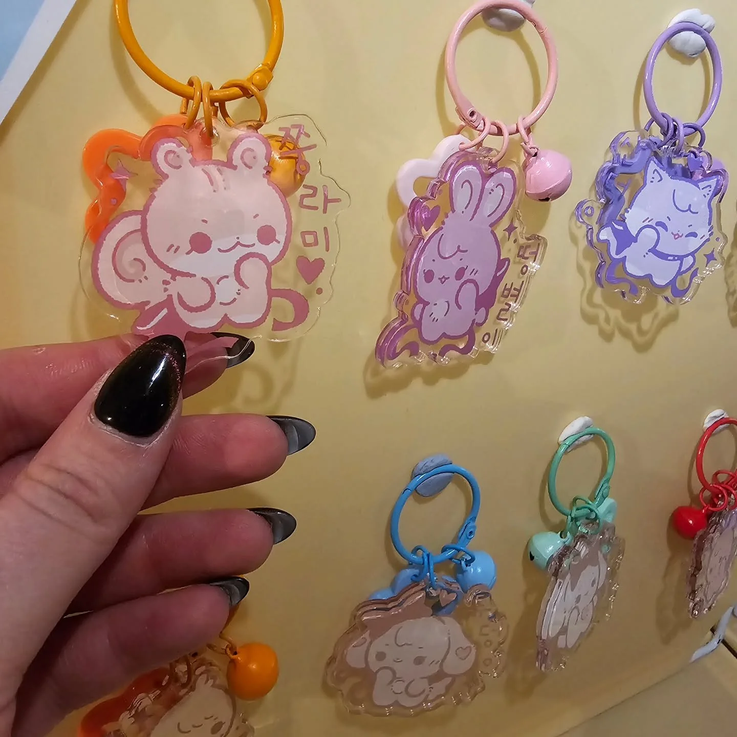 vending at @shouuberry's Ateez cupsleeve today! ❤️🎀

Aniteez bell charms + totes are selling quickly!
and only 1 pirate ship cushion left currently!

#ateez #ateezfanart #atiny #kpopfanart #kpoppins #kpopcupsleeve #artistalley