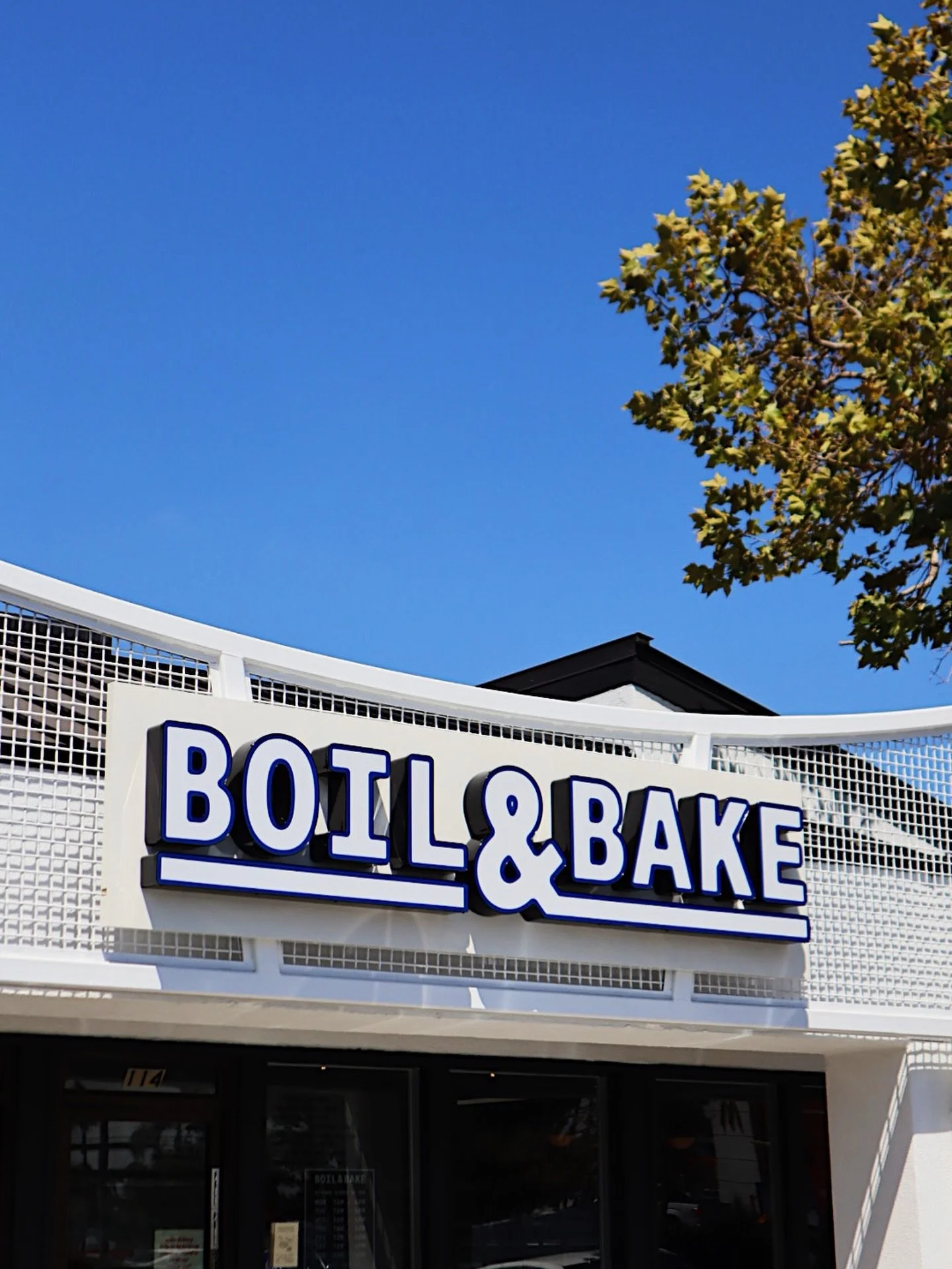 After 4 years we finally got our sign 🥲📸🥯
.
.
Design by the talented @luciojgomez