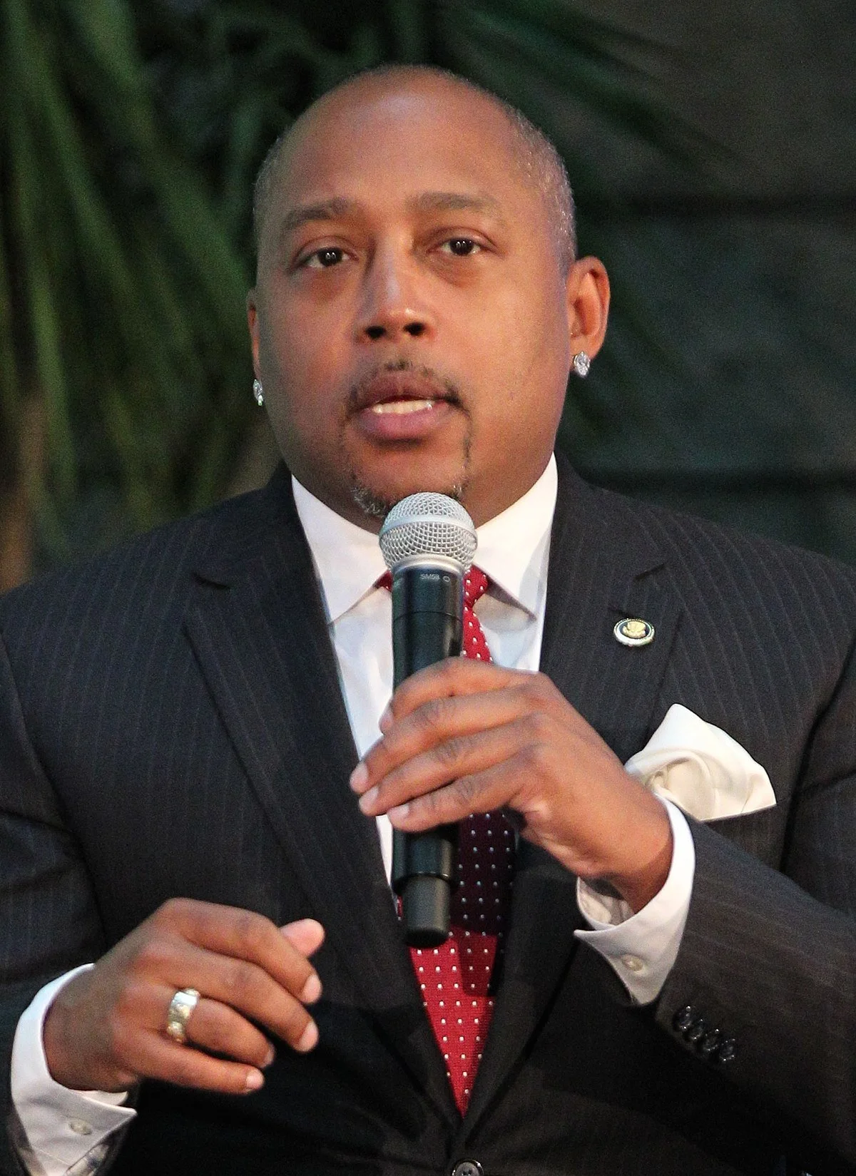 Daymond John Net Worth: From FUBU to Shark Tank (2023)