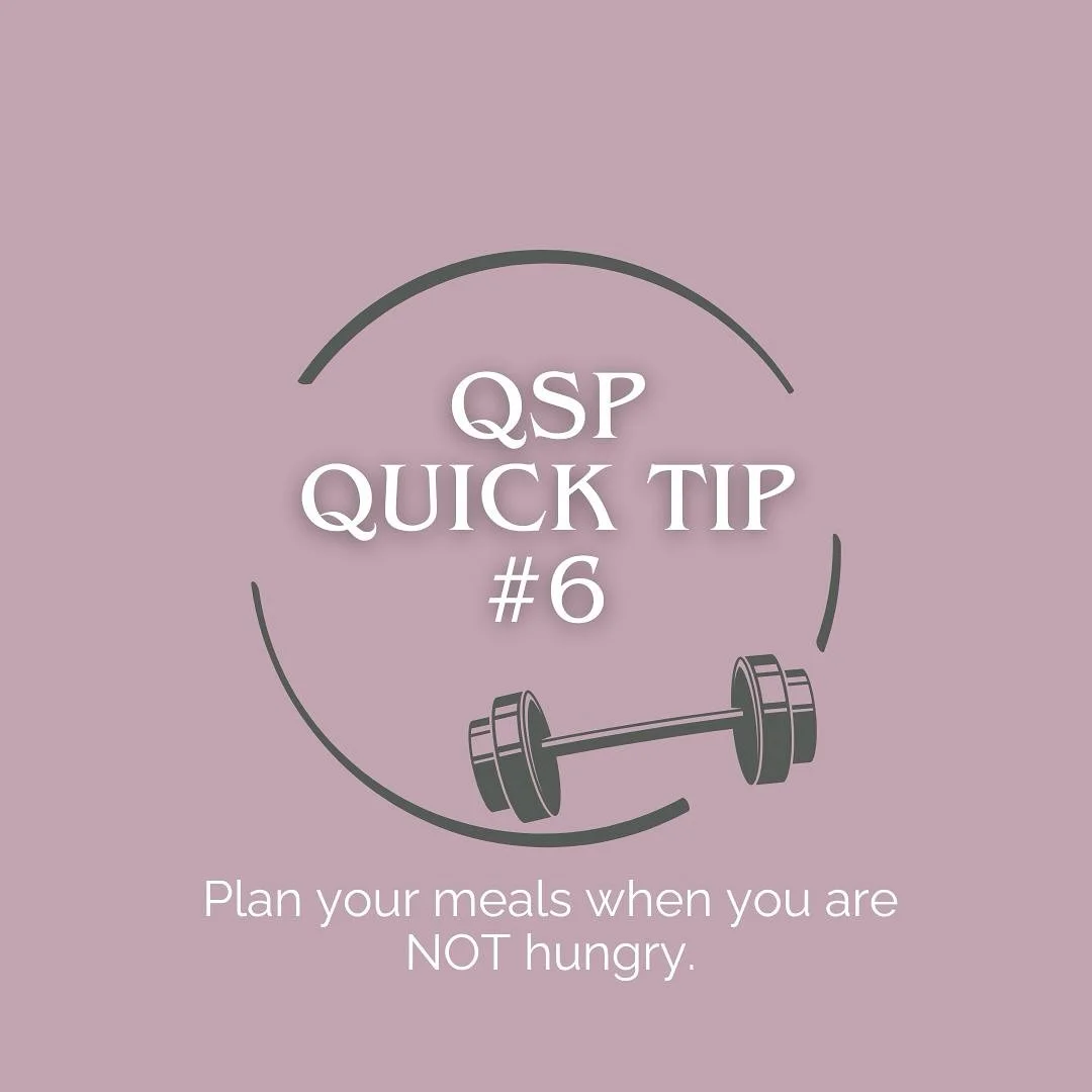 Don’t plan dinner when you’re starving.
You’ll either overcomplicate it or say “screw it” and order Uber Eats.
Instead, plan your meals when you’re NOT hungry.
When your brain is calm. When you can think clearly.