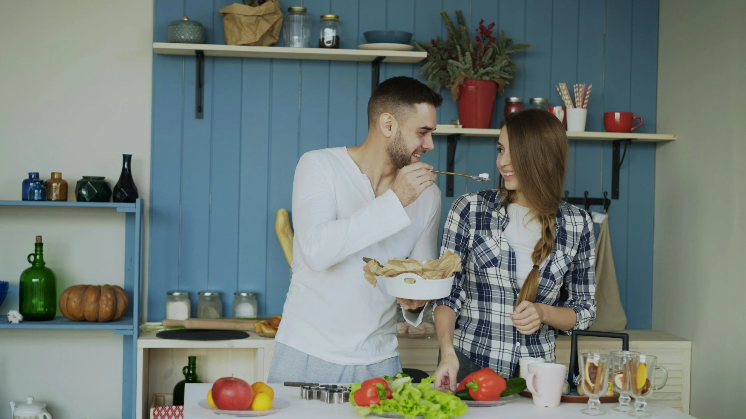 How to Stay on Track When Everyone Around You Is Eating Like It’s Christmas