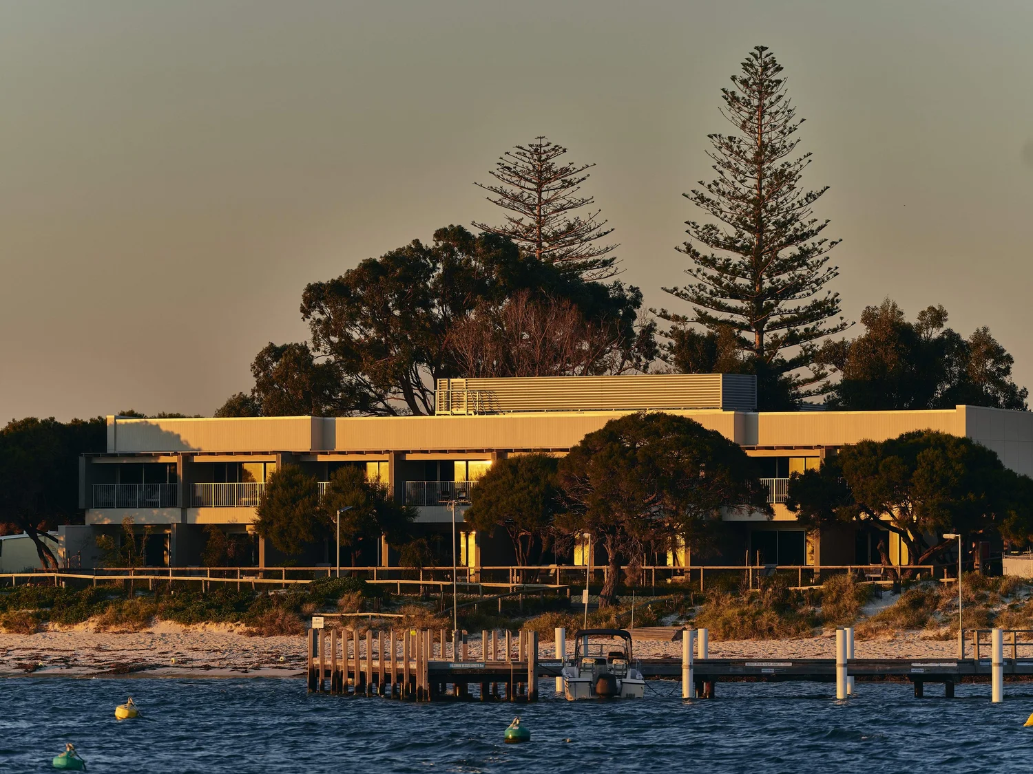 Samphire Hotel Rottnest Island - Rottnest Fast Ferries