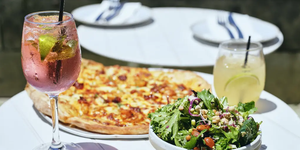 JET and Little Birdy at Hotel Rottnest