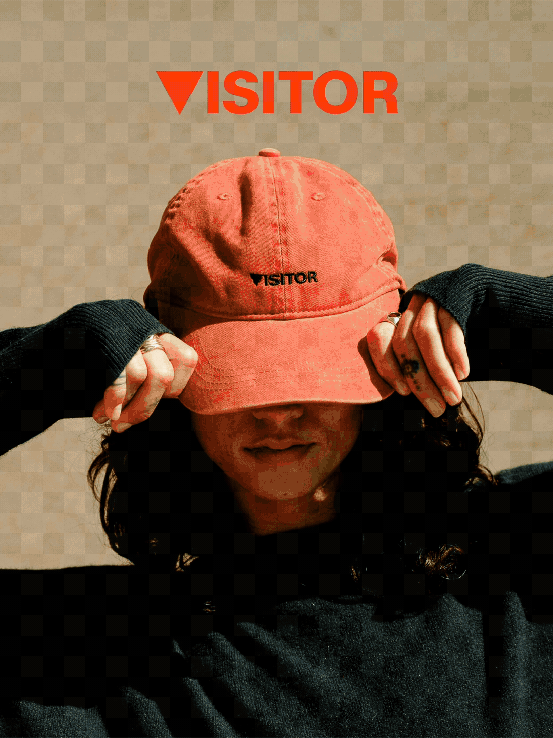 visual-application-brand-mockup-visitor-3.gif