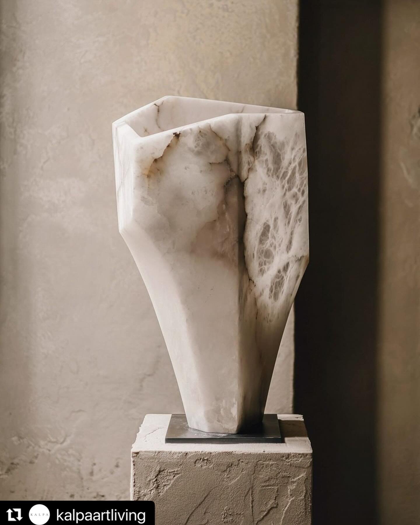 Some atmospheric images of my Vault Vessels in @kalpaartliving gallery in Volterra - one of the ancient capitals work in alabaster back into the deep classical past with the Etruscans. This enigmatic translucent stone it&rsquo;s found in the rolling 