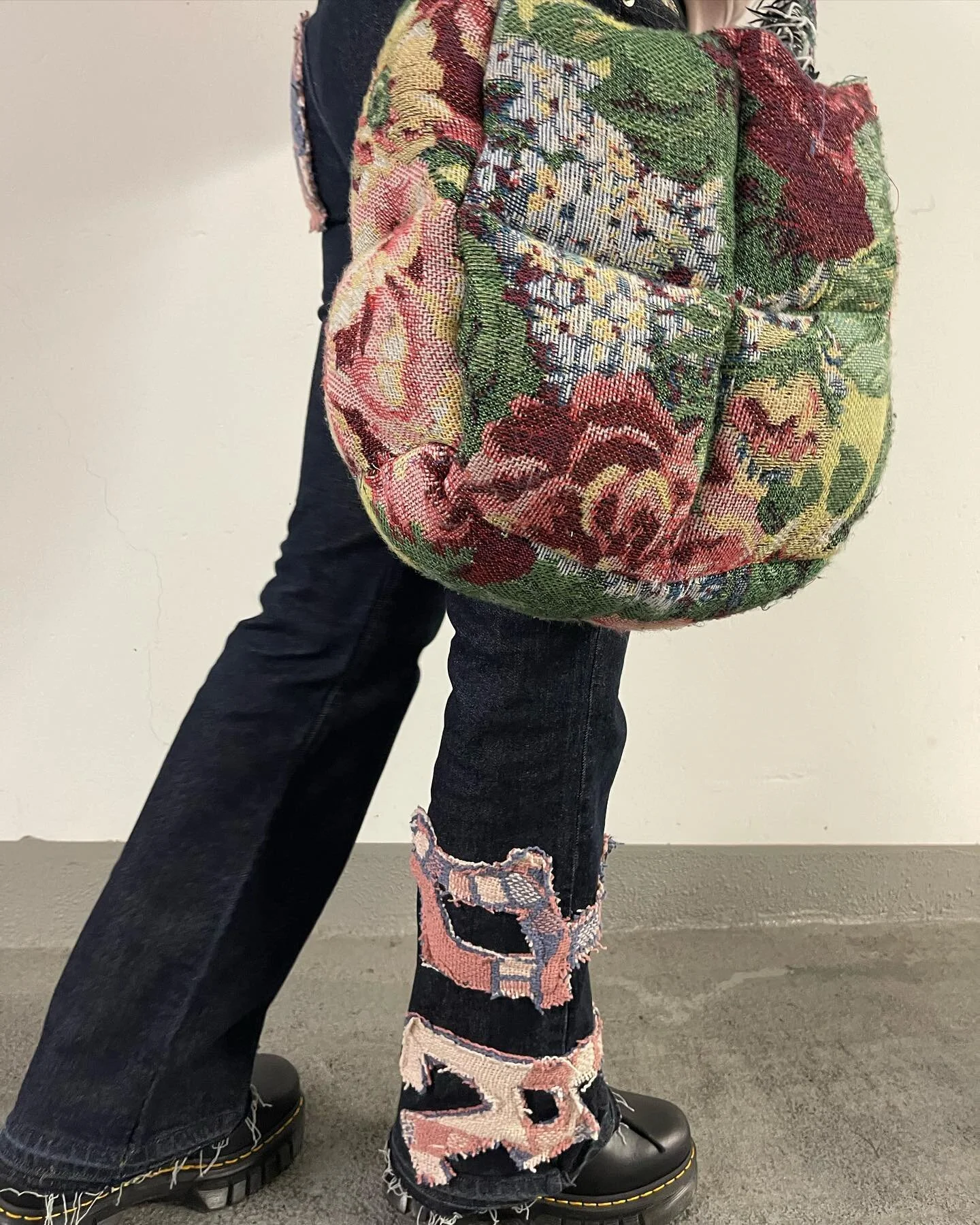 &ldquo;kozy&rdquo; patched denim paired with &ldquo;kozy&rdquo; tote

*custom orders | inquiry form*