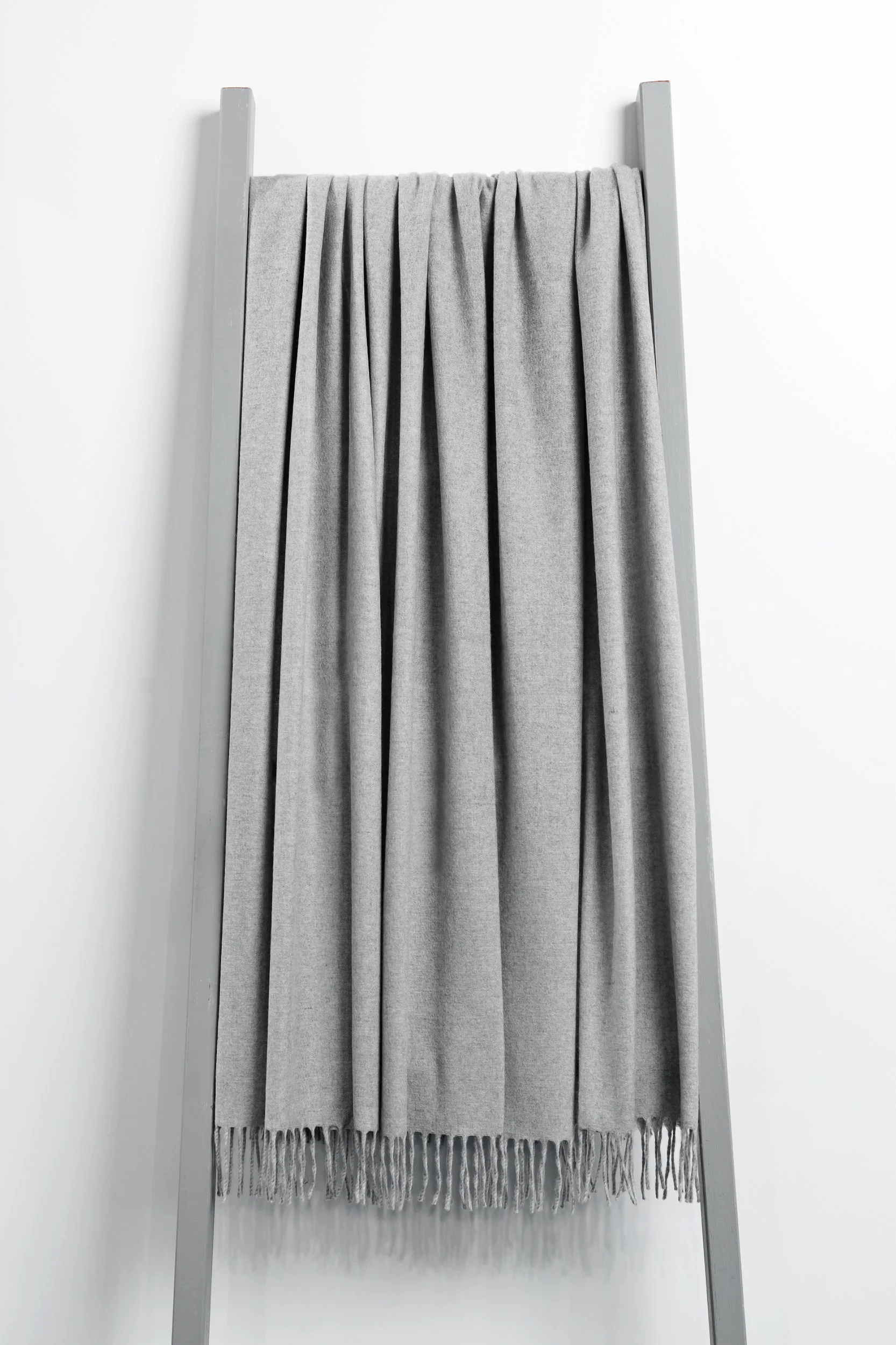 100% Cashmere Dove Grey