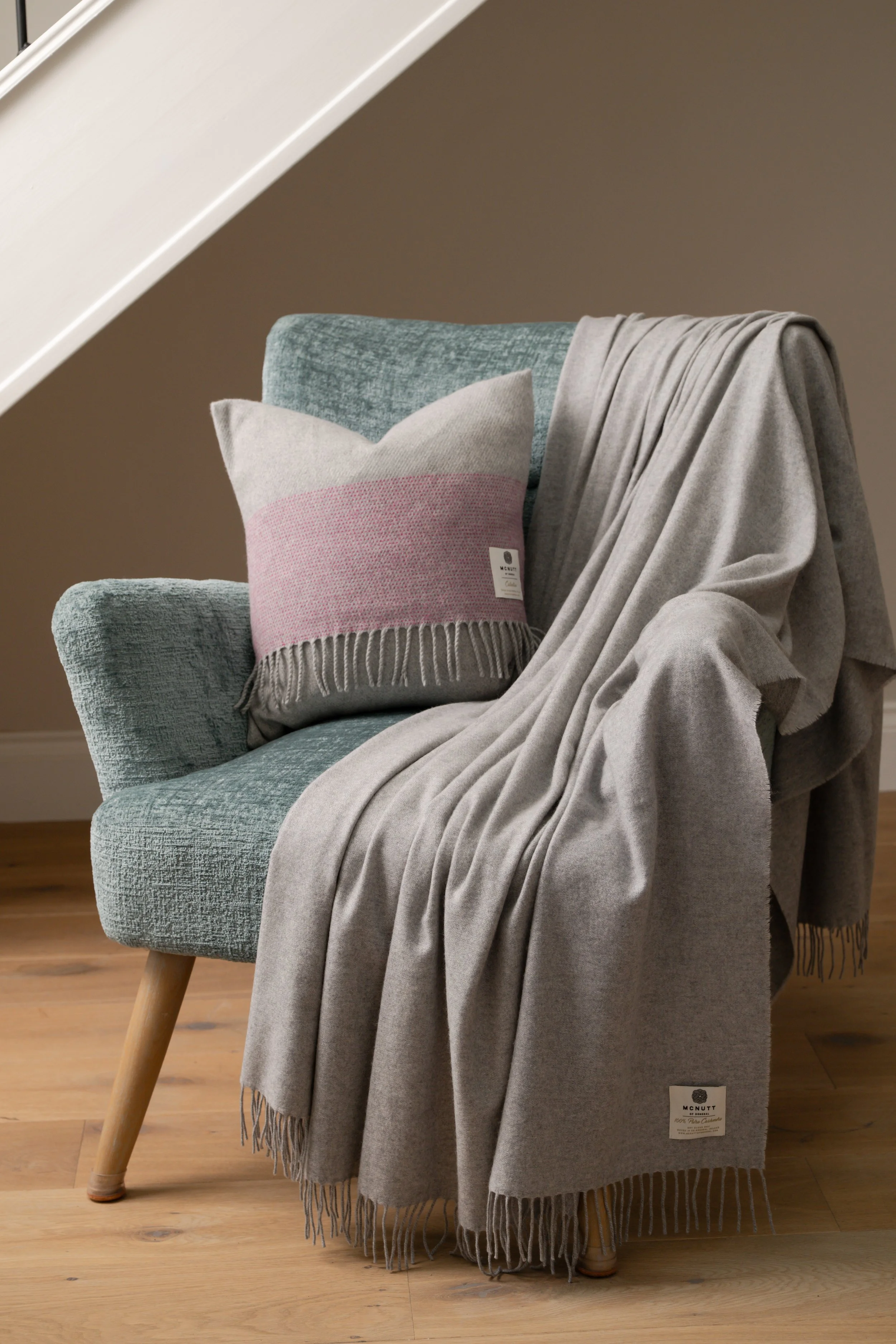100% Cashmere Dove Grey Throw