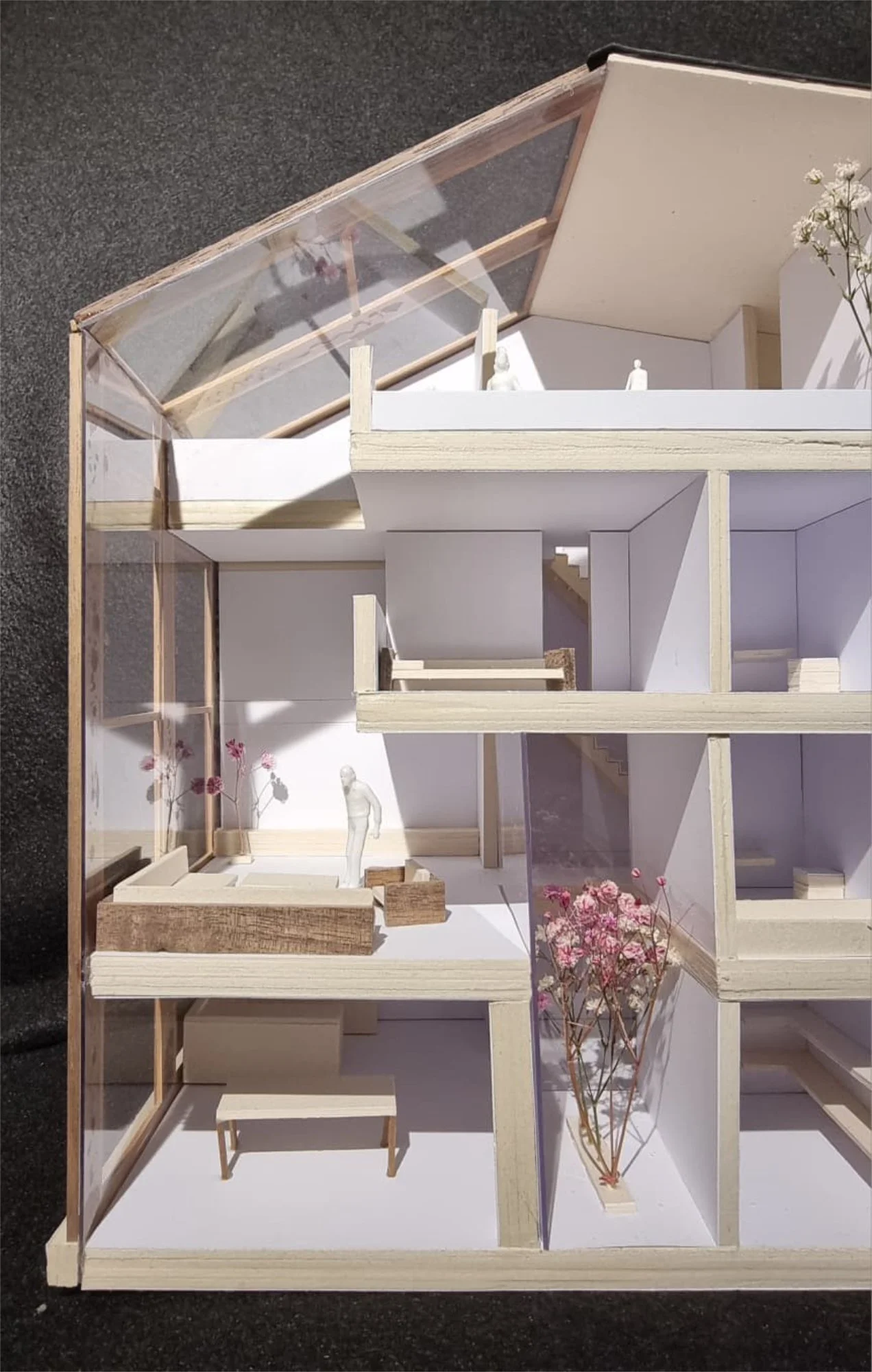 2025-bachelor-innenarchitektur-stiebritz-web-6-modellfoto-3.jpg