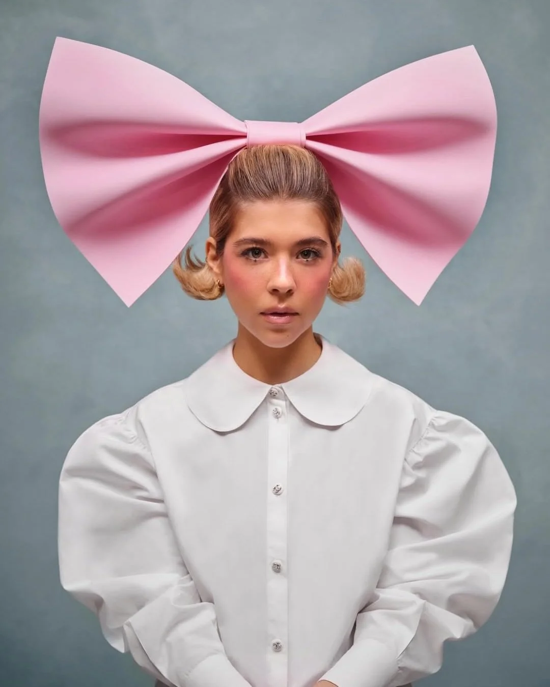 What goes on behind the scenes at Ines&rsquo; her first beauty editorial @mirandabysapo x @chanel.beauty 💝

#doctheagency #talentagency #chanel #behindthescenes #workinginfashion