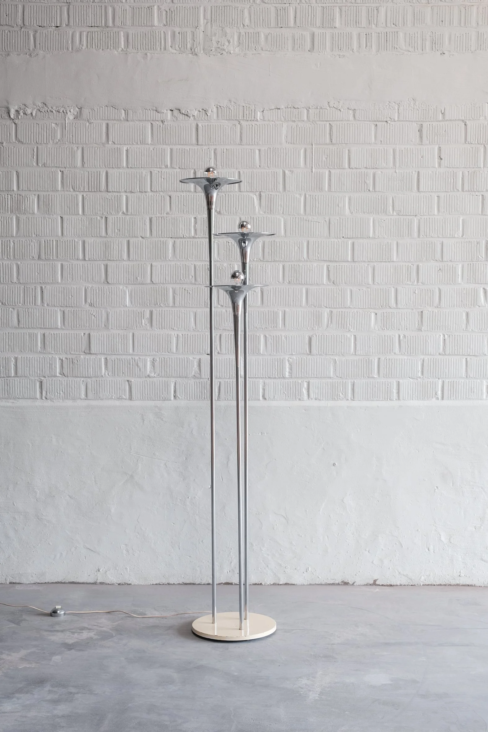 Tony Paul for Mutual Sunset 'Bellini' triple trumpet chrome floor lamp