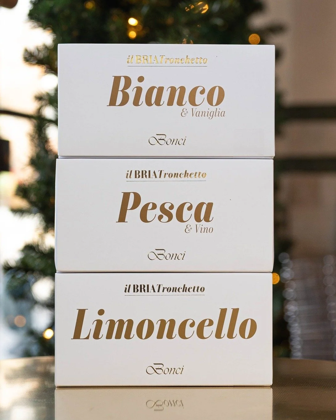 Day 8 of our 12 Days of Christmas ✨

Panbracione: Tuscany, Italy. A naturally leavened cake - similar to Panettone - that is soaked in different wines or liqueurs and studded with different ingredients based on the flavour. This year, we have the Pea
