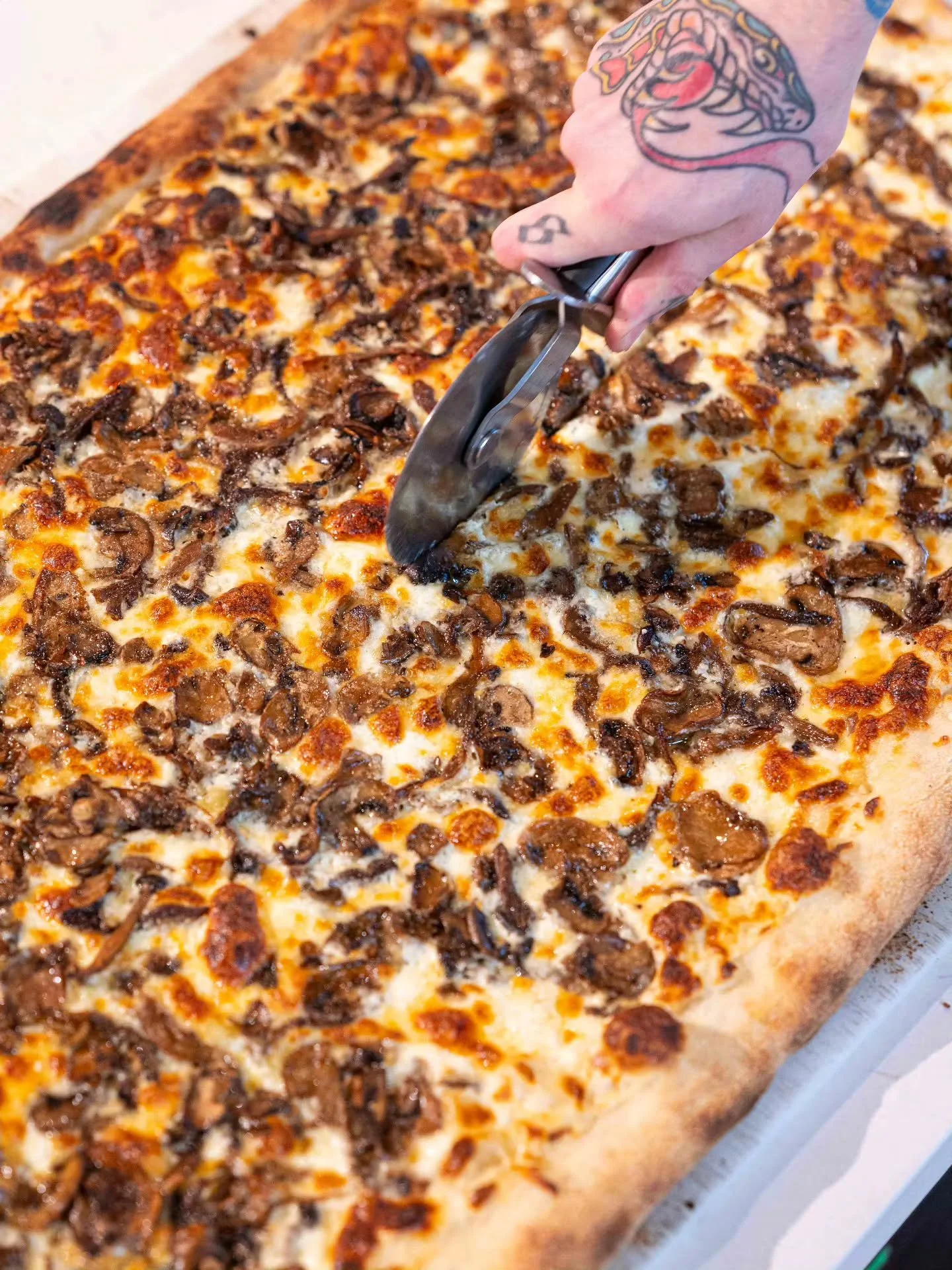 🍕 NOW DELIVERING 🍕
Your favourite pizzas are now available for delivery daily from 11 AM to 8 PM.

Order online through our website and customize your order with:
&mdash; Whole pizzas
&mdash; Half pizzas
&mdash; Half &amp; half options

Flavours av
