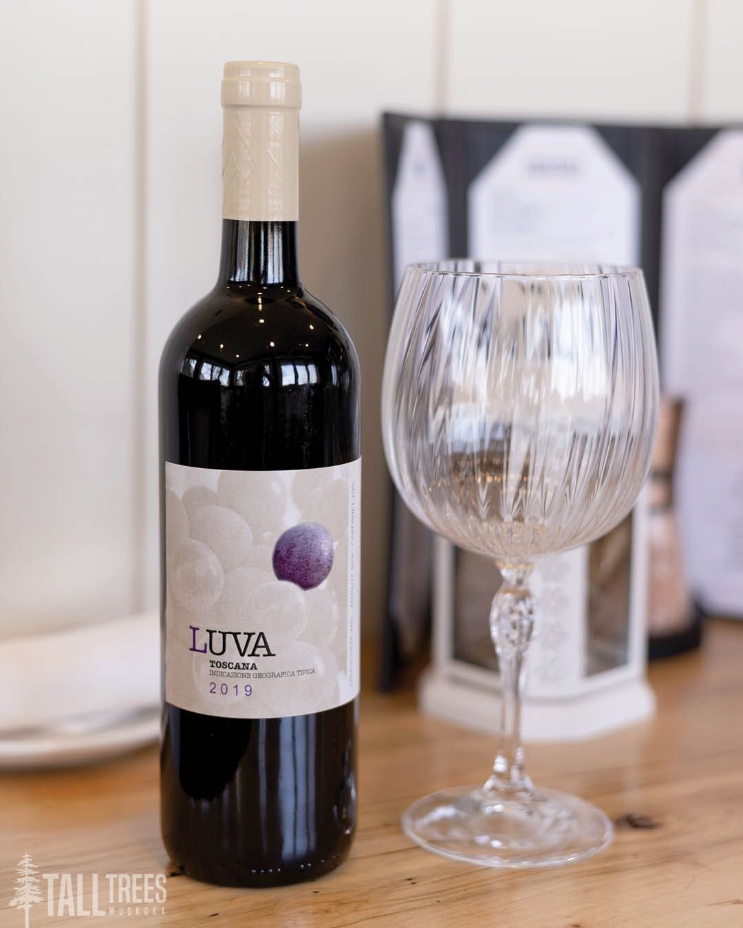 Indulge in the rich and complex flavours of this exclusive Super Tuscan from Luva, available only at Tall Trees and supplied by @bottlesandbarrelsinc. This unique blend boasts notes of juicy red fruit and decadent chocolate, perfectly balanced with s