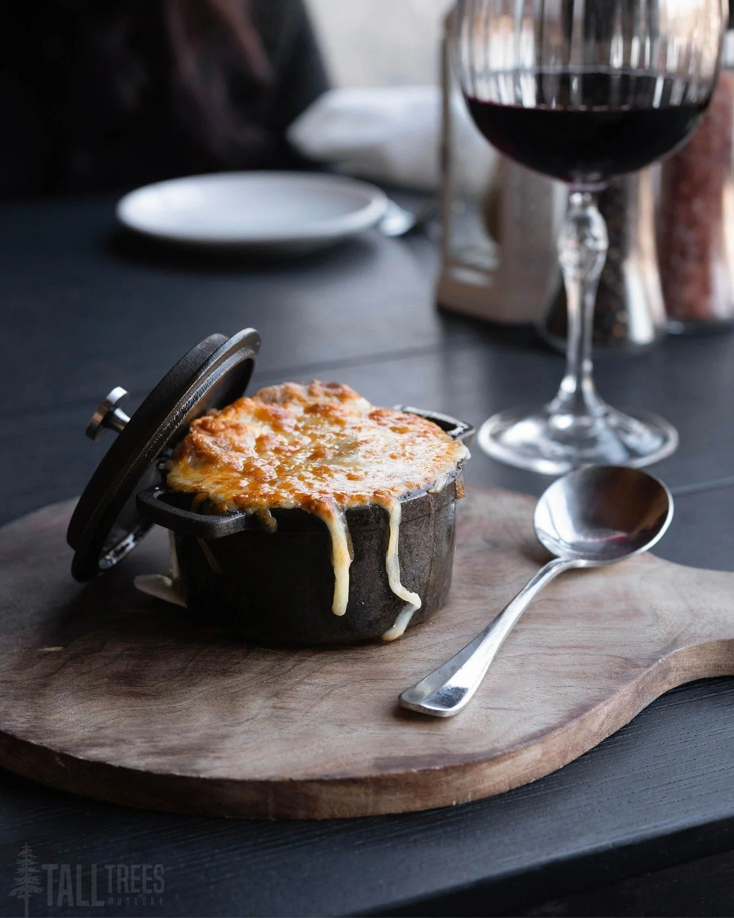 Looking at that French Onion Soup, you just know the cheese pull is going to be epic! 🧀 

Here at Tall Trees, we prepare ours with Spanish onion, red onion and leeks and top it all with a layer of a melted, bubbling trio of cheeses for the ultimate 