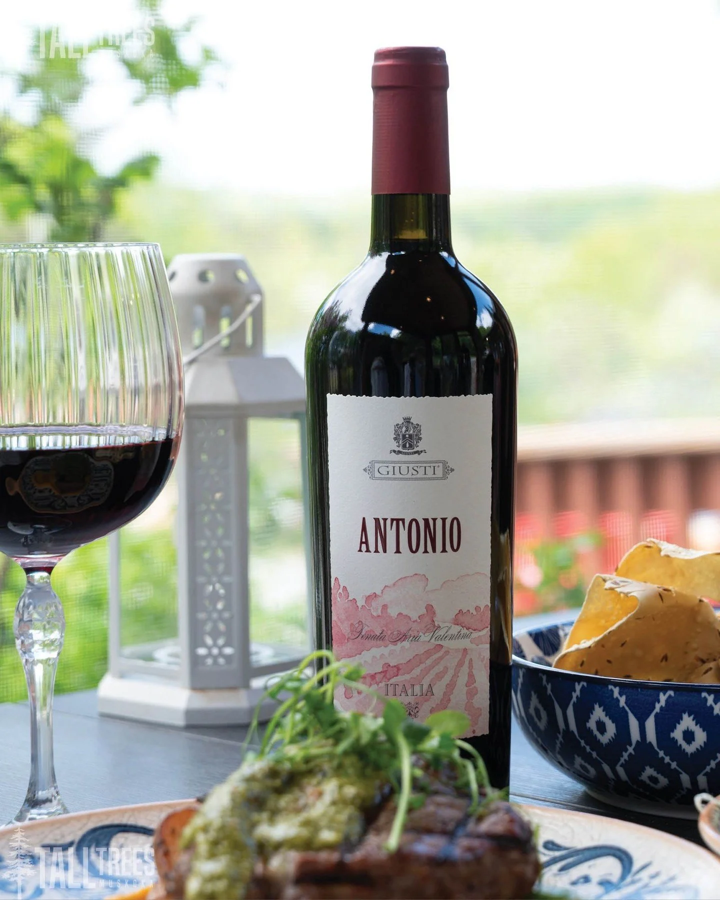 Our new bottle, Antonio Rosso Montello, is produced at the Giusti winery with only the best cabernet sauvignon, cabernet Franc, merlot and recantina grapes.

This unique blend and signature production strategy imparts an intense red fruit and black c
