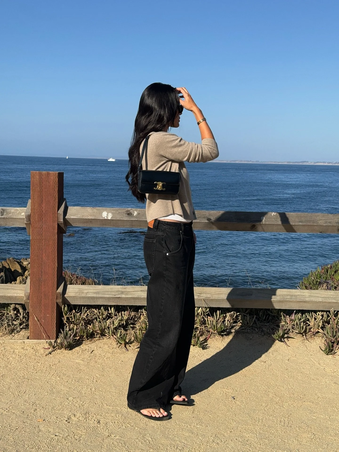 An outfit from last spring that I&rsquo;m rewearing again this spring :)