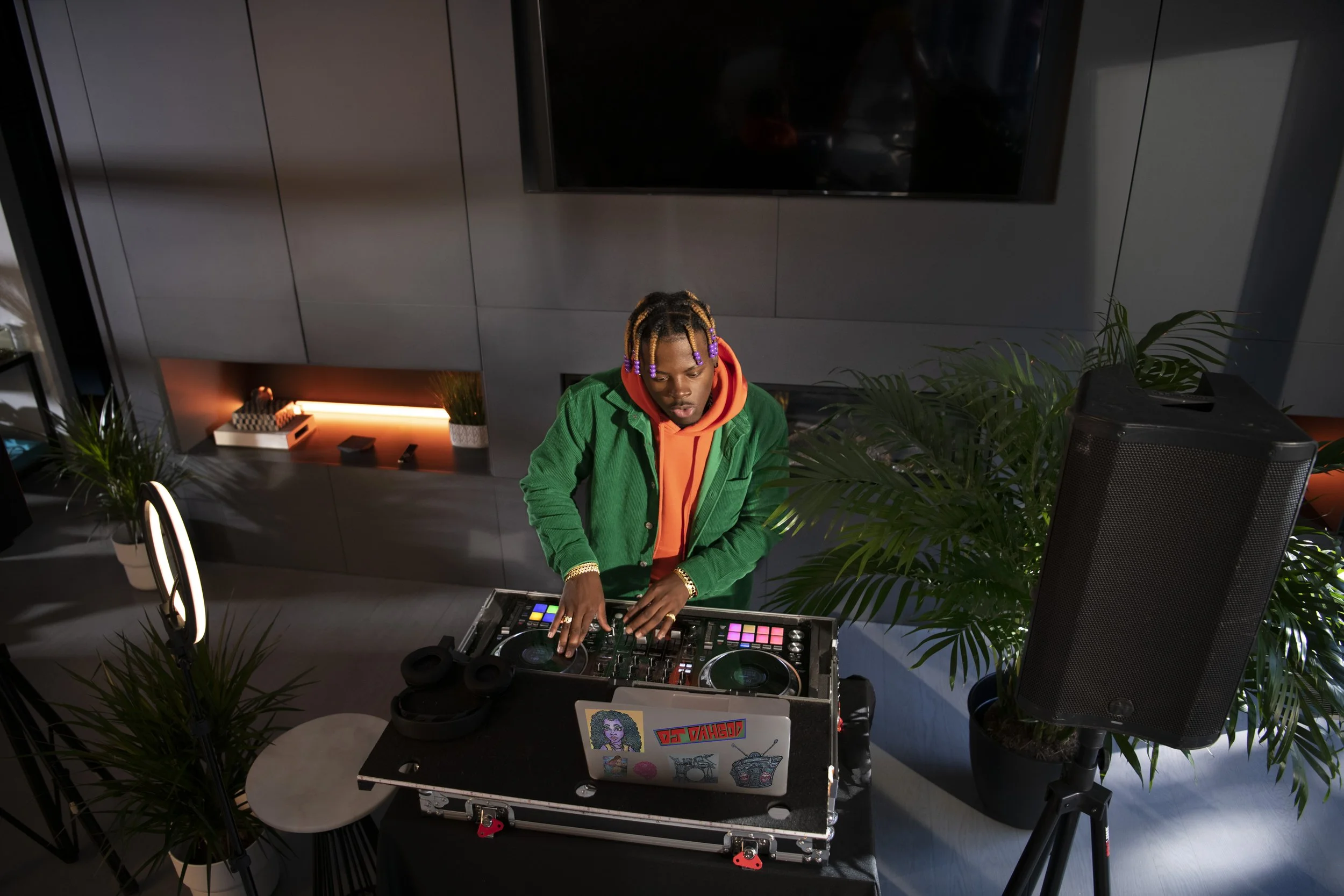 221013_Comcast_Powerhouse_Charles_DJing_102822.R1.3.jpg