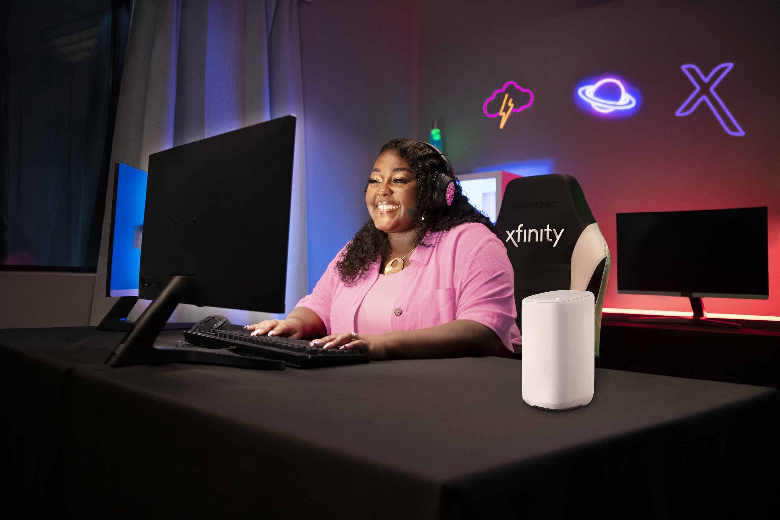 221013_Comcast_Ashley_Gaming_102822.R1.3.jpg