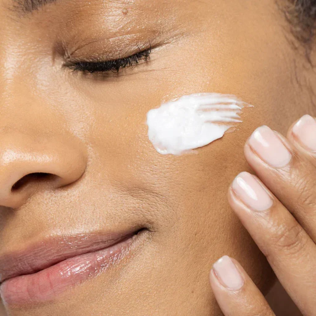 Vivier-Skin-Brightening-Cream-Swatch-Medium-Skin_1024x1024.webp