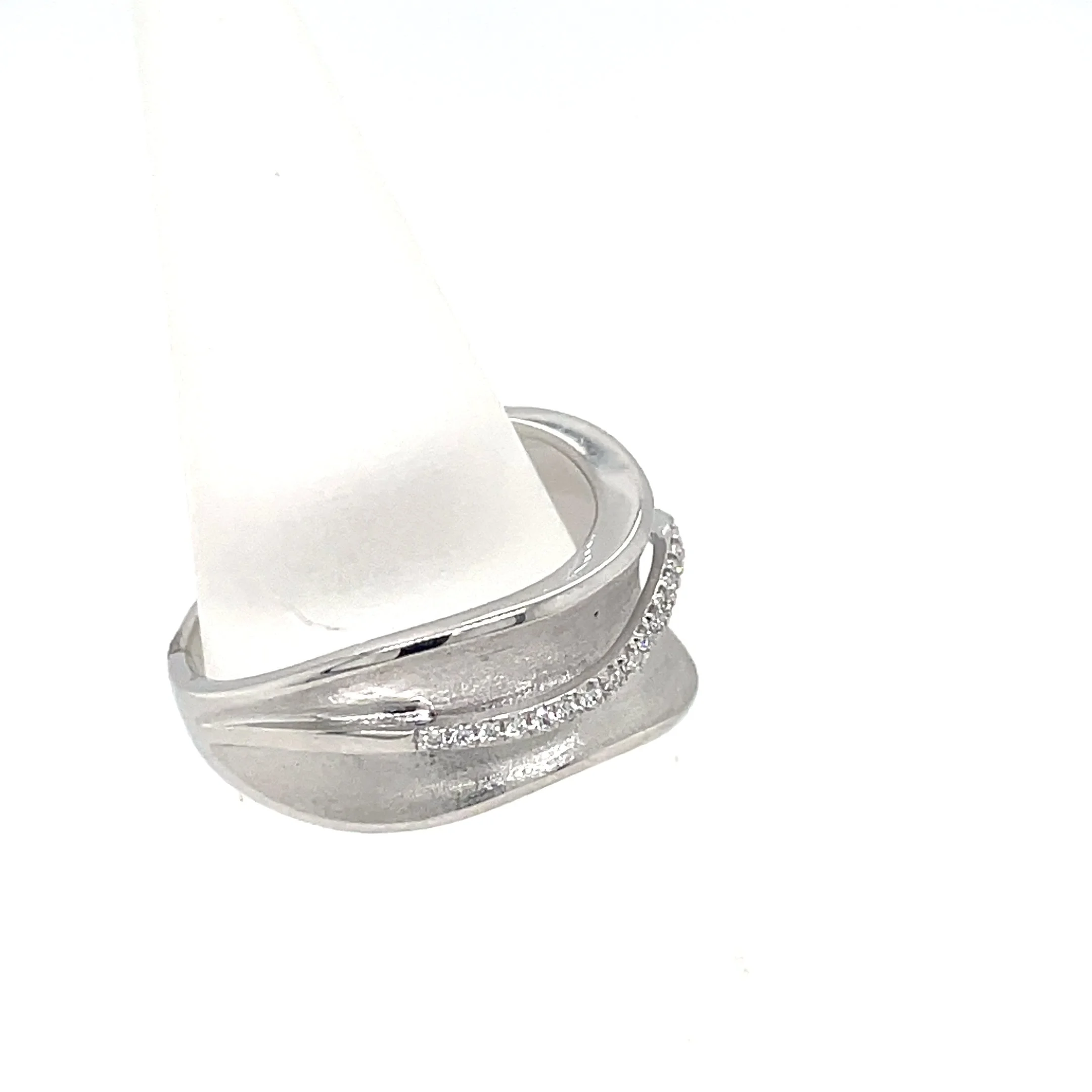 130-00982_White-Gold-Ladies-Wave-Diamond-Band-Ring-Side-2.jpg