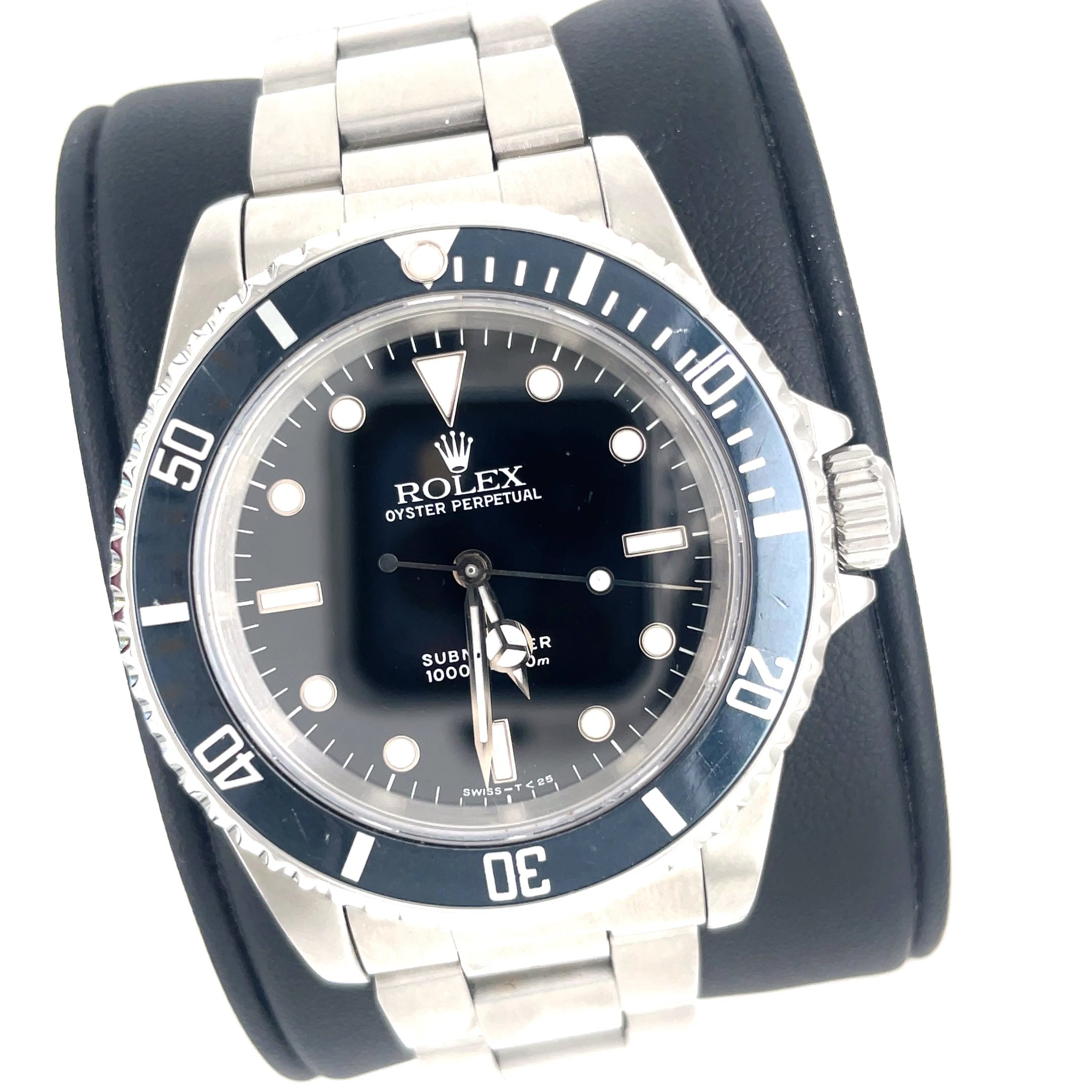 525-00290-Rolex-Submariner-14060-No-Date-40mm-Black-Dial-Steel-Watch-view-3.jpg