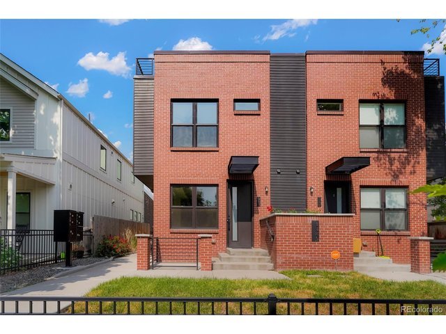 5 Lock &amp; Leave Homes For the Summer Traveler