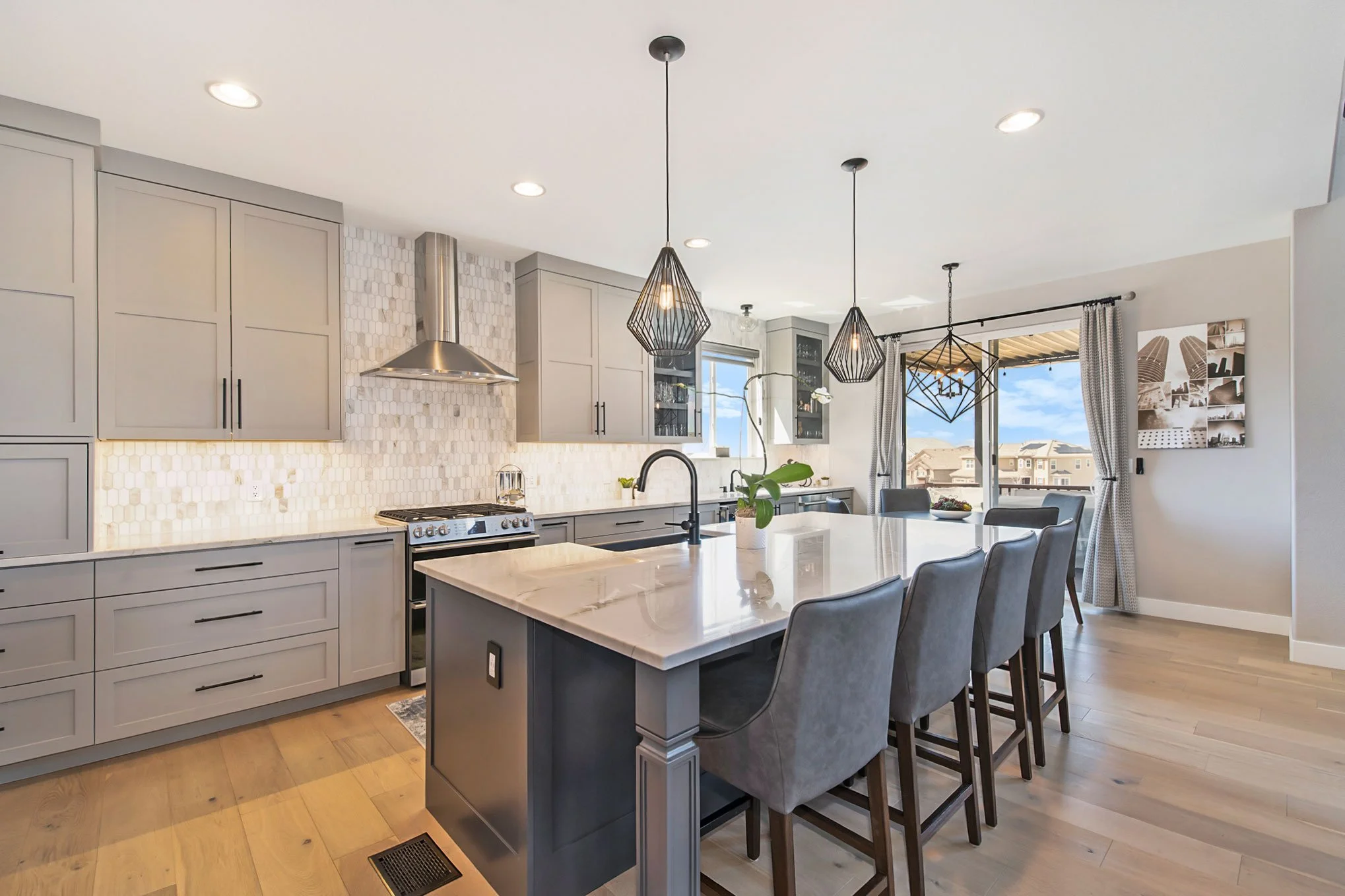 kitchen1.jpg