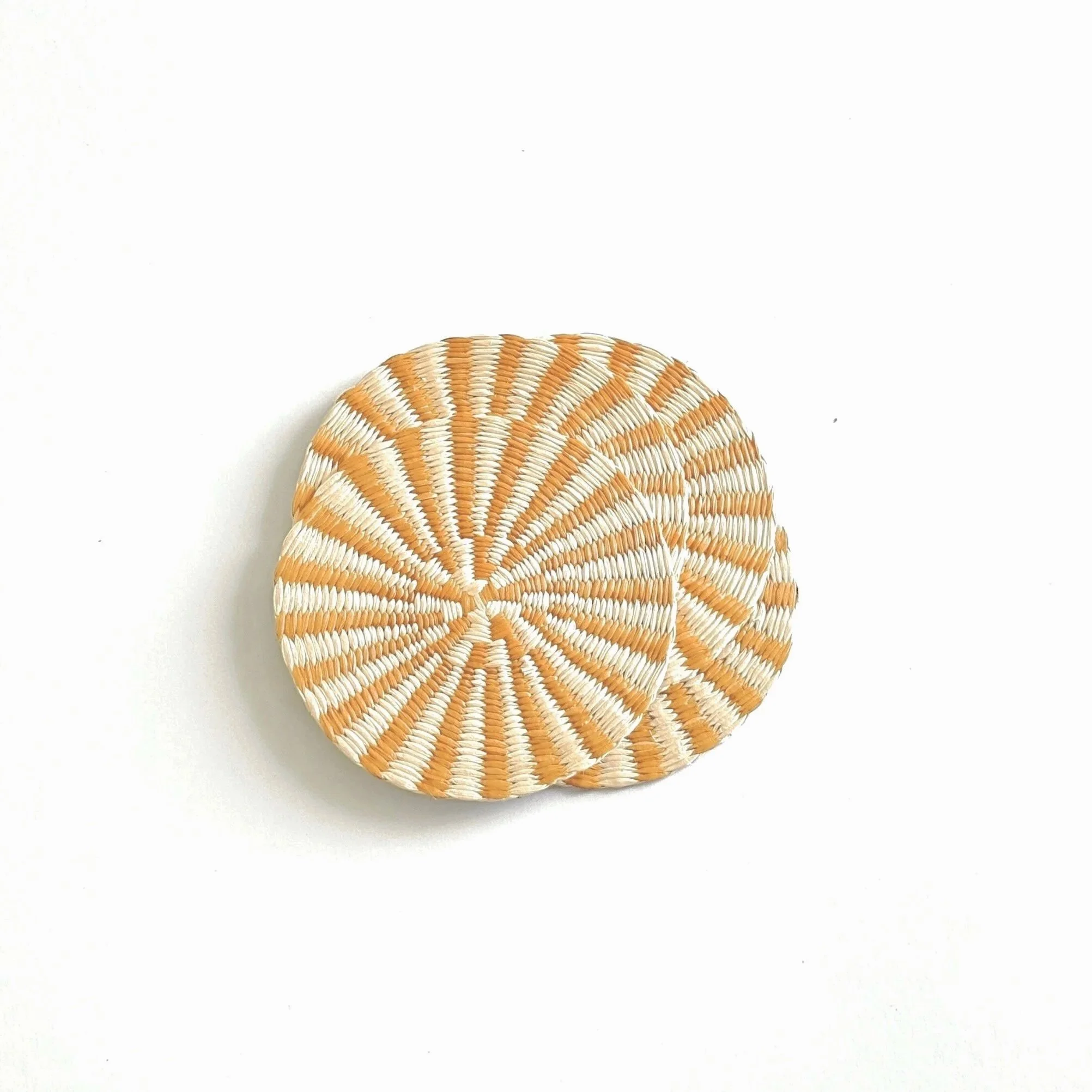 4 sous verres en fibre tressée à rayures jaunes