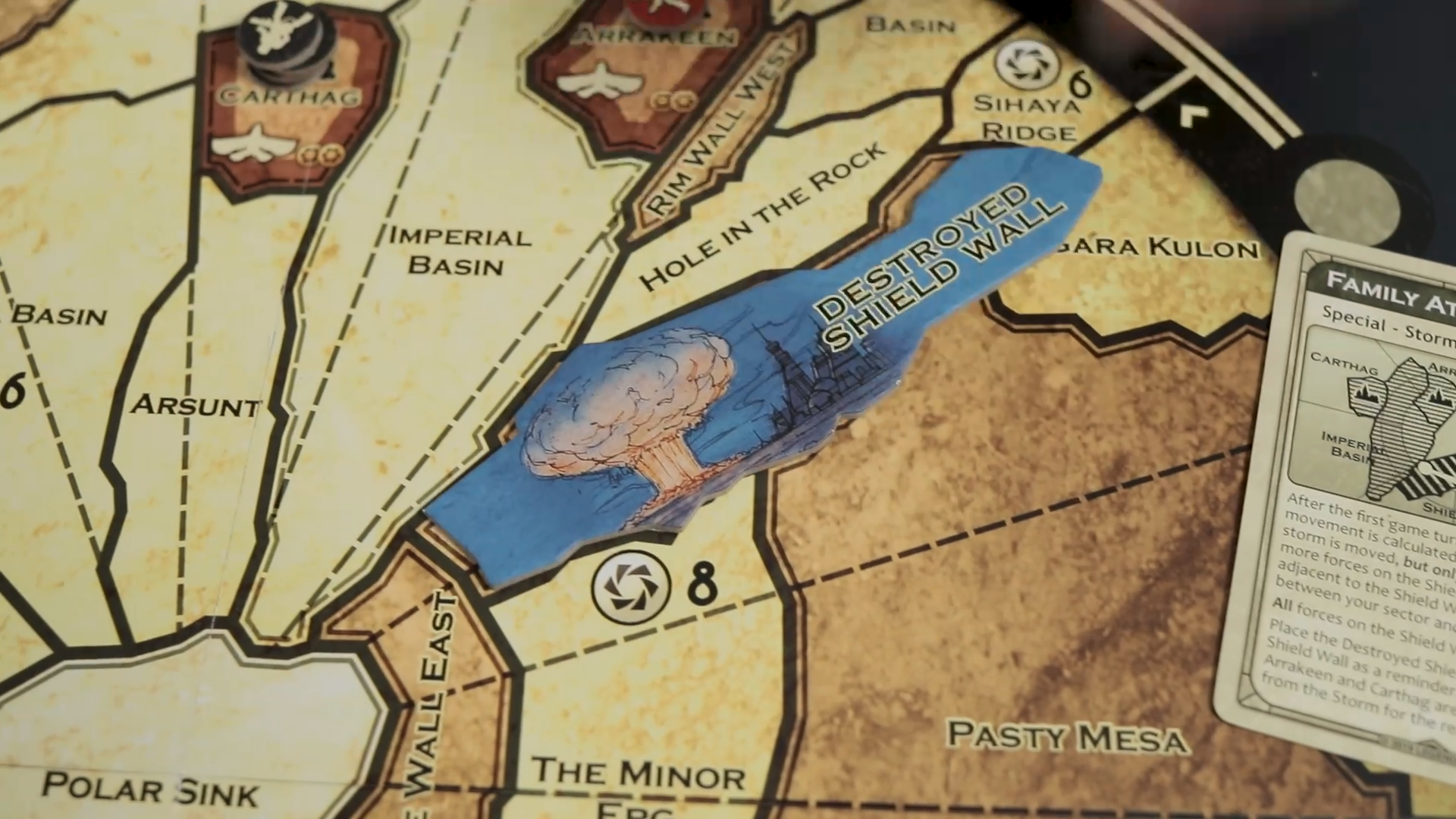 Fight over the desert planet's strongholds, and blow up the shield wall to help you.