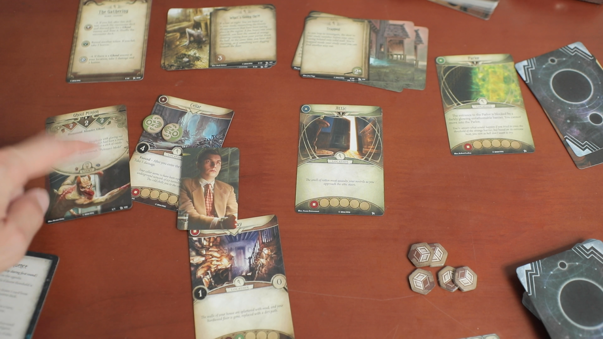 Explore the world of Lovecraft with cards.
